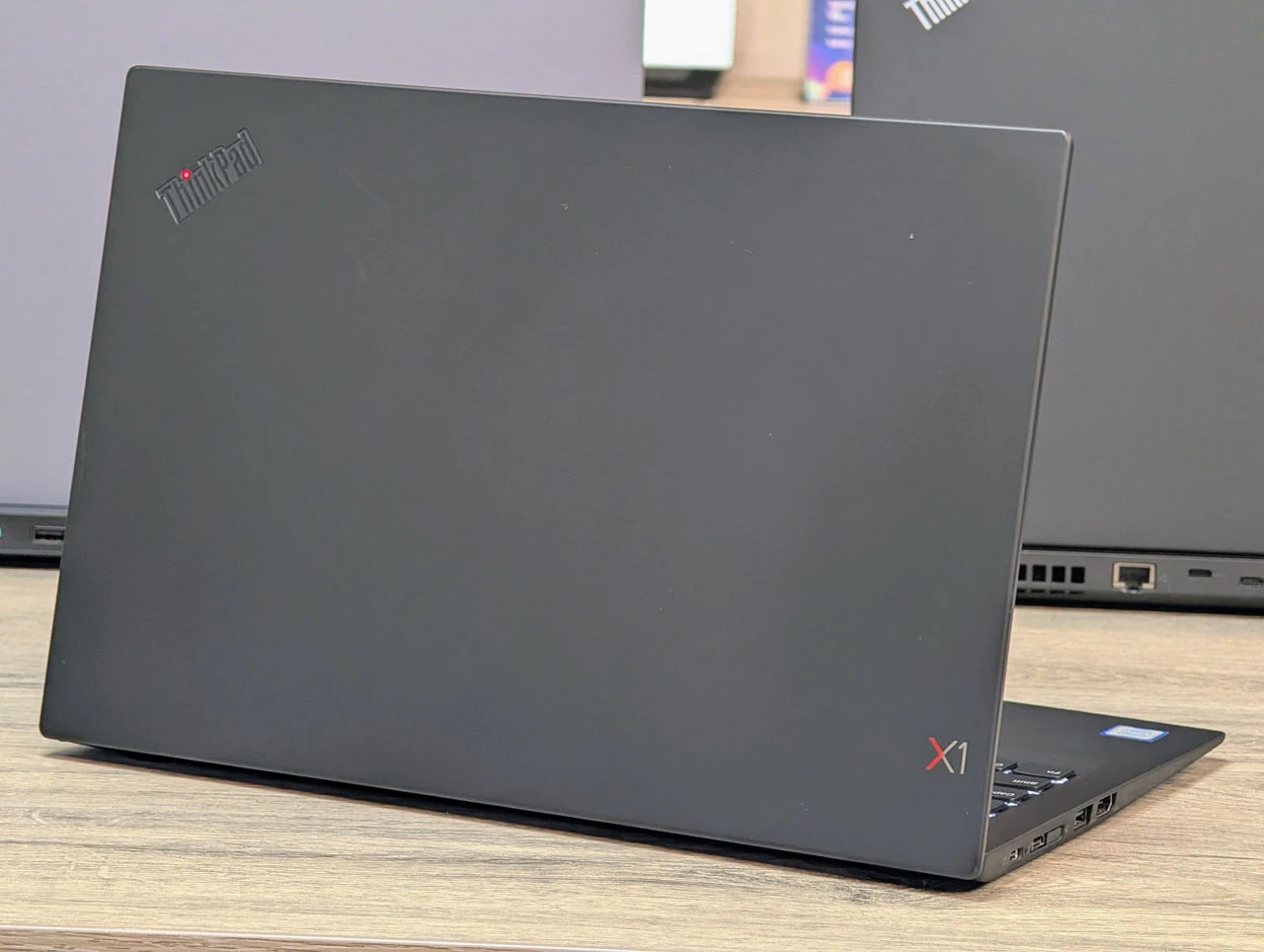 Lenovo ThinkPad X1 Carbon Gen 6 | i7 8550U | 16GB | 256GB | 14″ IPS — miniatură 12