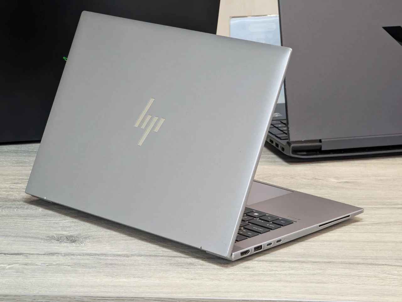 HP ZBook Firefly 14 G10 | i7-1370P | 16GB Ram | 512GB — miniatură 9