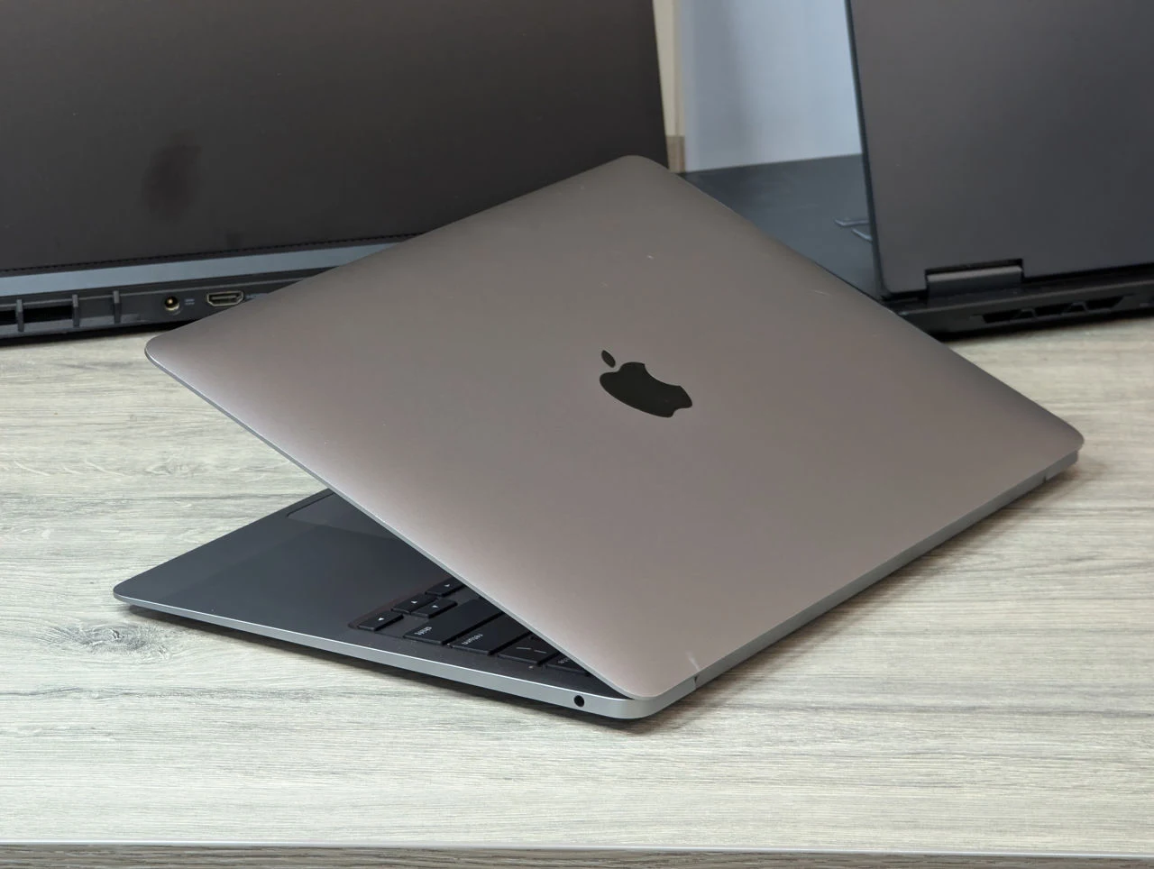 Apple MacBook Air (2020) | Apple M1 | 8GB Ram | 512GB | 13.3″ Retina — miniatură 7