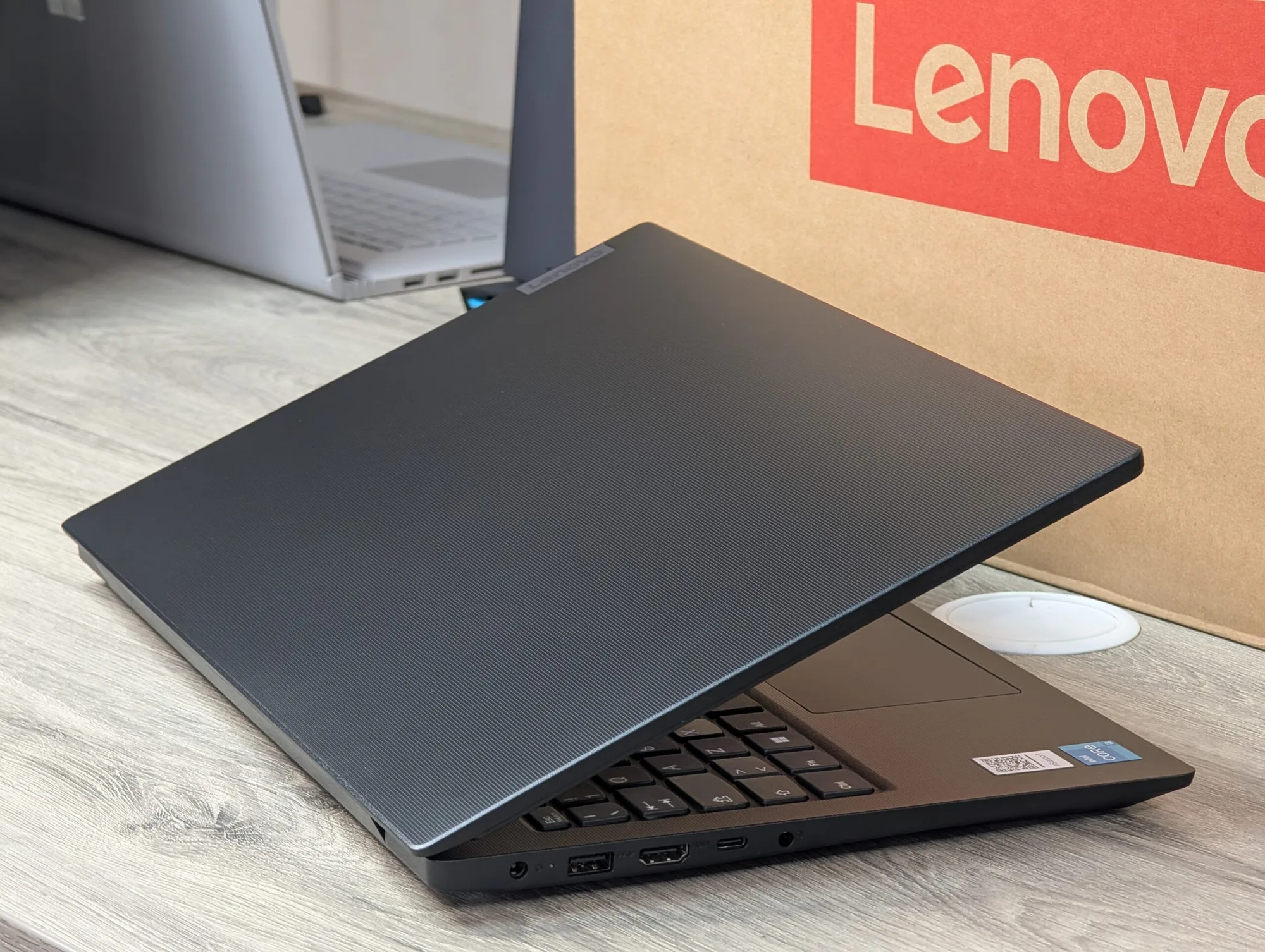 Nou! Lenovo V15 G4 IAH | i3 1315U | 16GB | 512GB | Intel UHD | 15.6″ FHD — miniatură 13