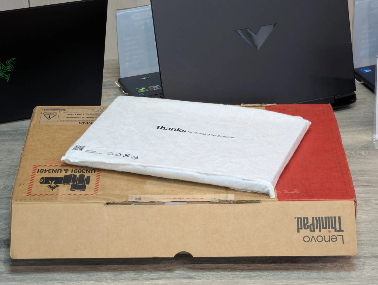 Lenovo ThinkPad T14s Gen 5 | Ultra 7 155U | 32GB Ram | 512GB — miniatură 19