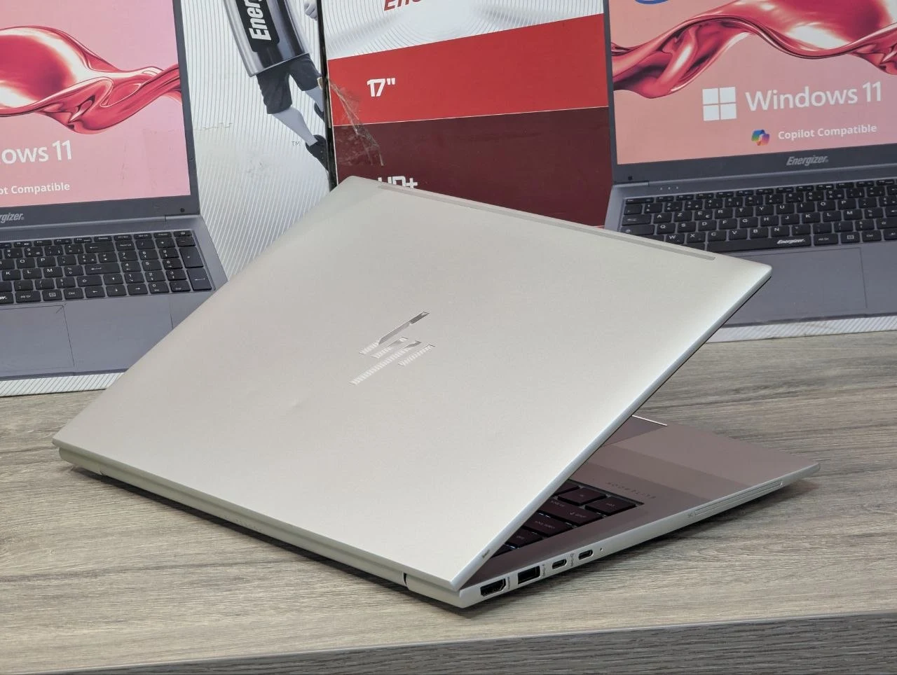 HP EliteBook 845 G9 | AMD Ryzen 5 PRO 6650U | 16GB DDR5 | 256GB SSD | 14.0″ — miniatură 9