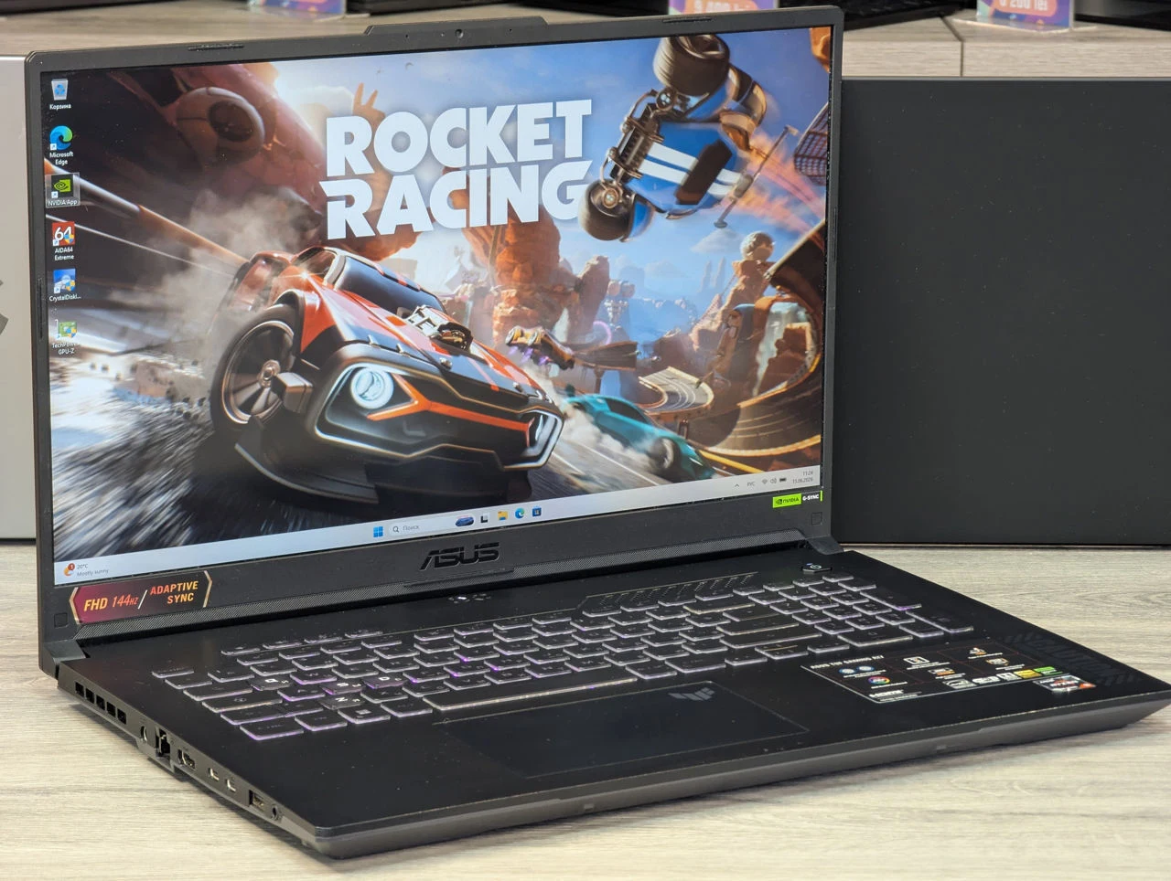 ASUS TUF Gaming A17 | Ryzen 5 6600HS | 16GB Ram | 512GB SSD SK hynix | RTX 4050 | 17.3″ — miniatură 4