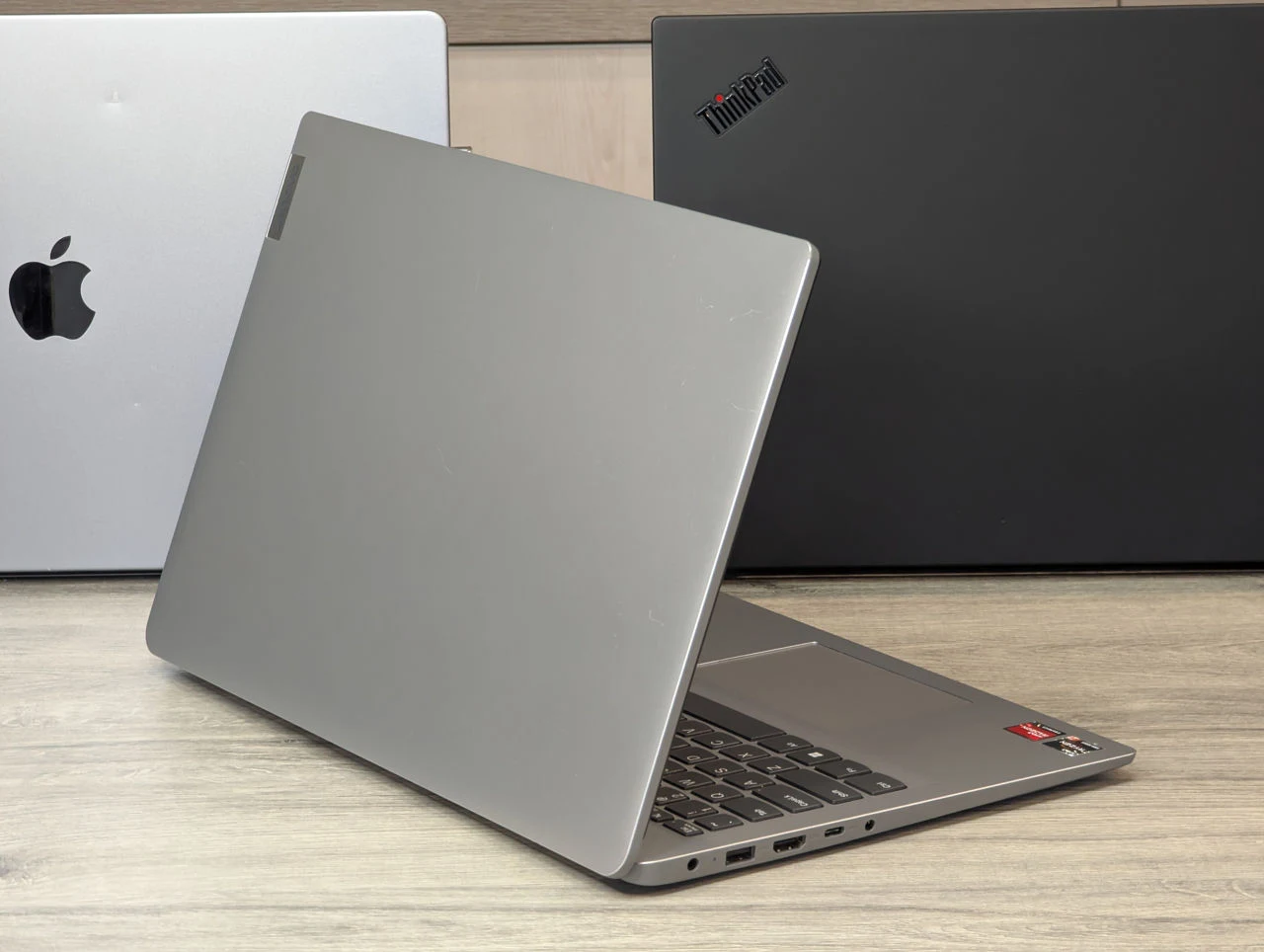 Lenovo IdeaPad 3 15ABA7 | Ryzen 7 5700U | 16GB | 512GB SSD | AMD Radeon Graphics | 15.6″ Full HD — miniatură 7