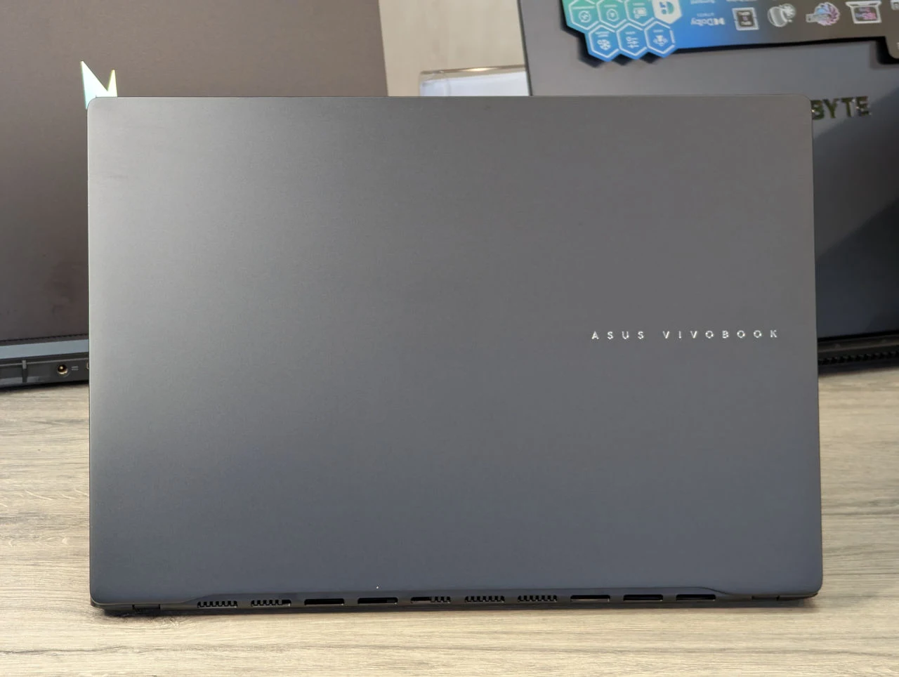 Ca nou! ASUS Vivobook S16 | Ultra 9 285H | 16GB Ram | 1TB | 16″ — miniatură 7