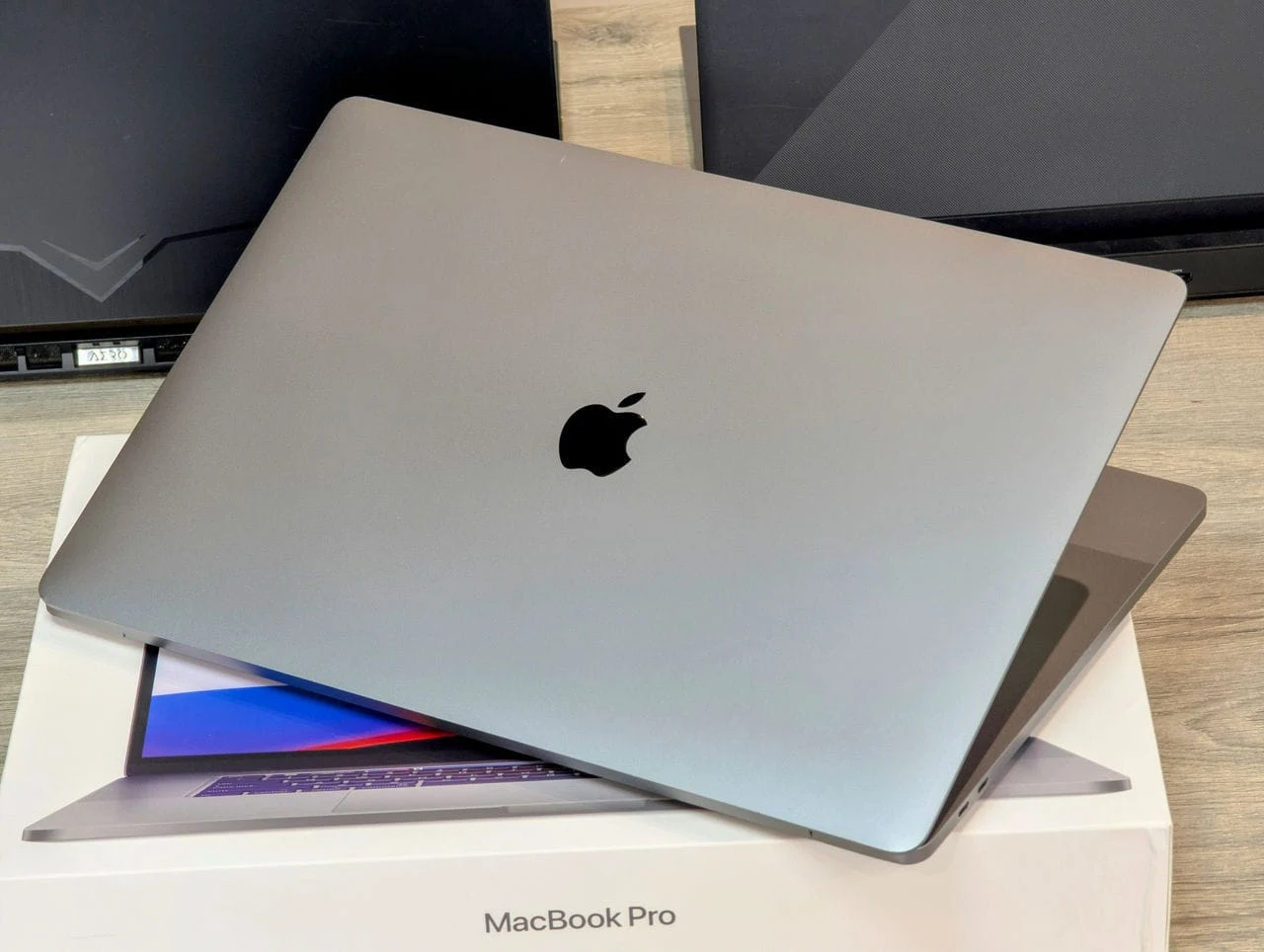 MacBook Pro 16 2019 | i7 9750H | 16GB | 512GB | Radeon Pro 5300M | 16″ Retina — miniatură 13