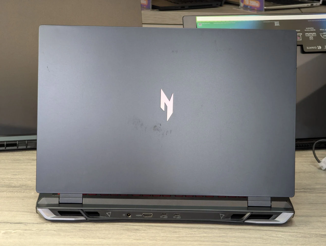 Acer Nitro 17 AN17-42 | Ryzen 7 8745HS | 32GB Ram | 1TB | RTX 4070 8GB | 17.3″ — miniatură 7