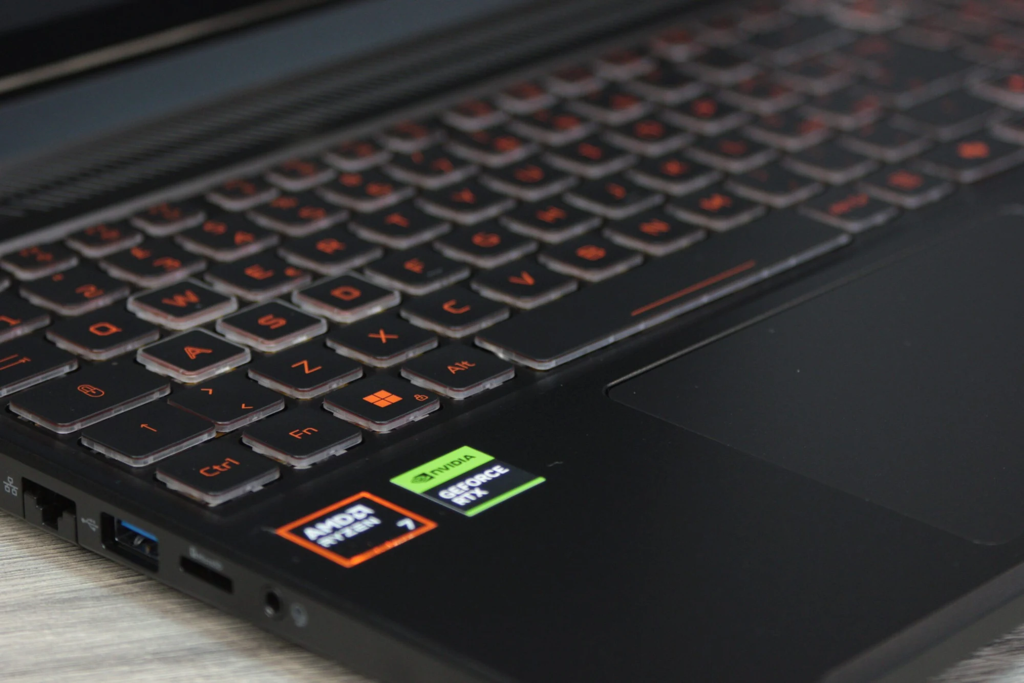 Nou! Acer Nitro V | Ryzen 7 260 | 16GB | 1TB | RTX 5070 | 16.0″ 180Hz — miniatură 8