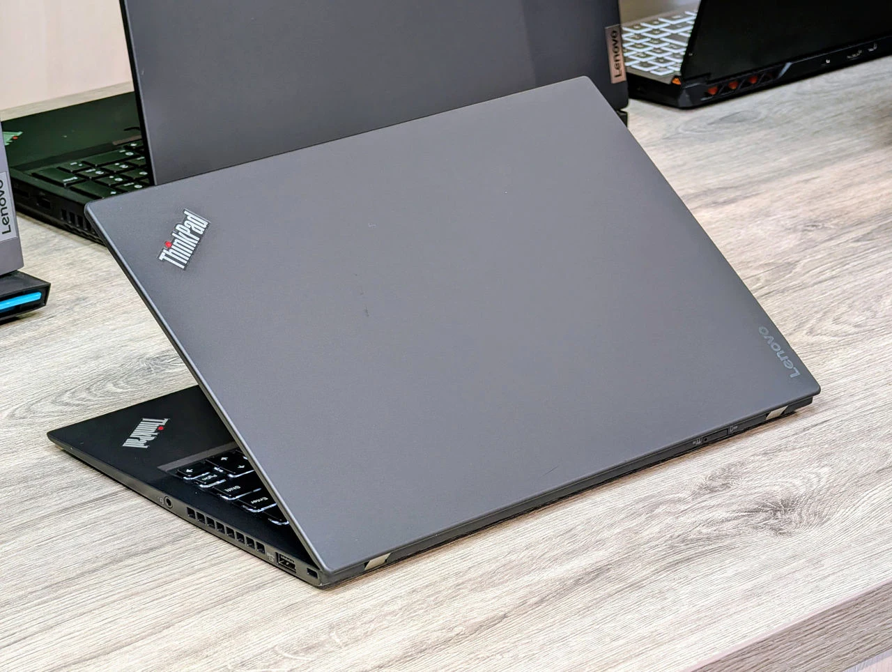 Lenovo ThinkPad X1 Carbon Gen 5 | i7 7500U | 16GB | 256GB | Intel HD 620 | 14.0″ FHD — миниатюра 14