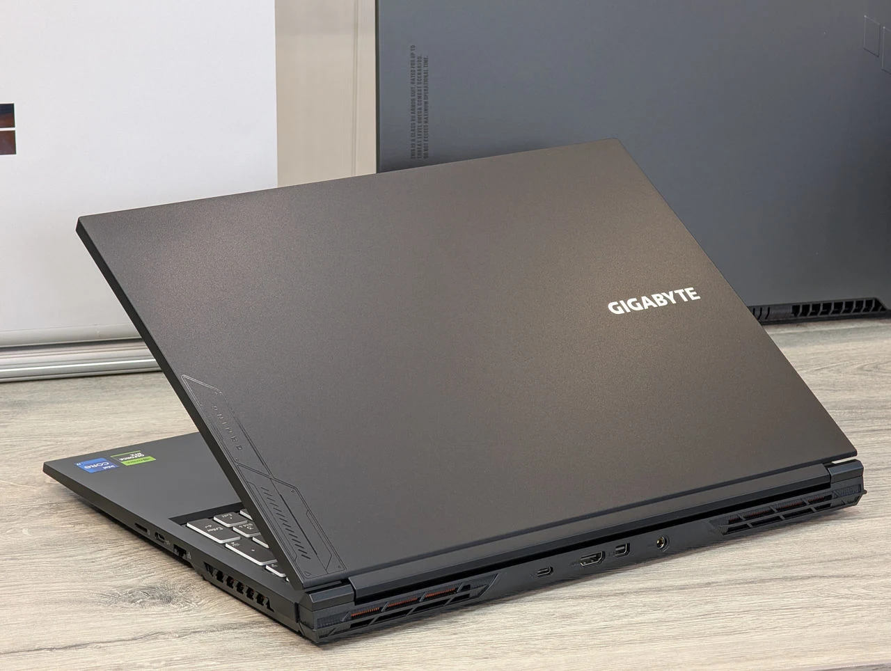 Gigabyte G6 MF | i7 13620H | 16GB | 1TB | RTX 4050 | 16.0″ 165Hz — miniatură 12