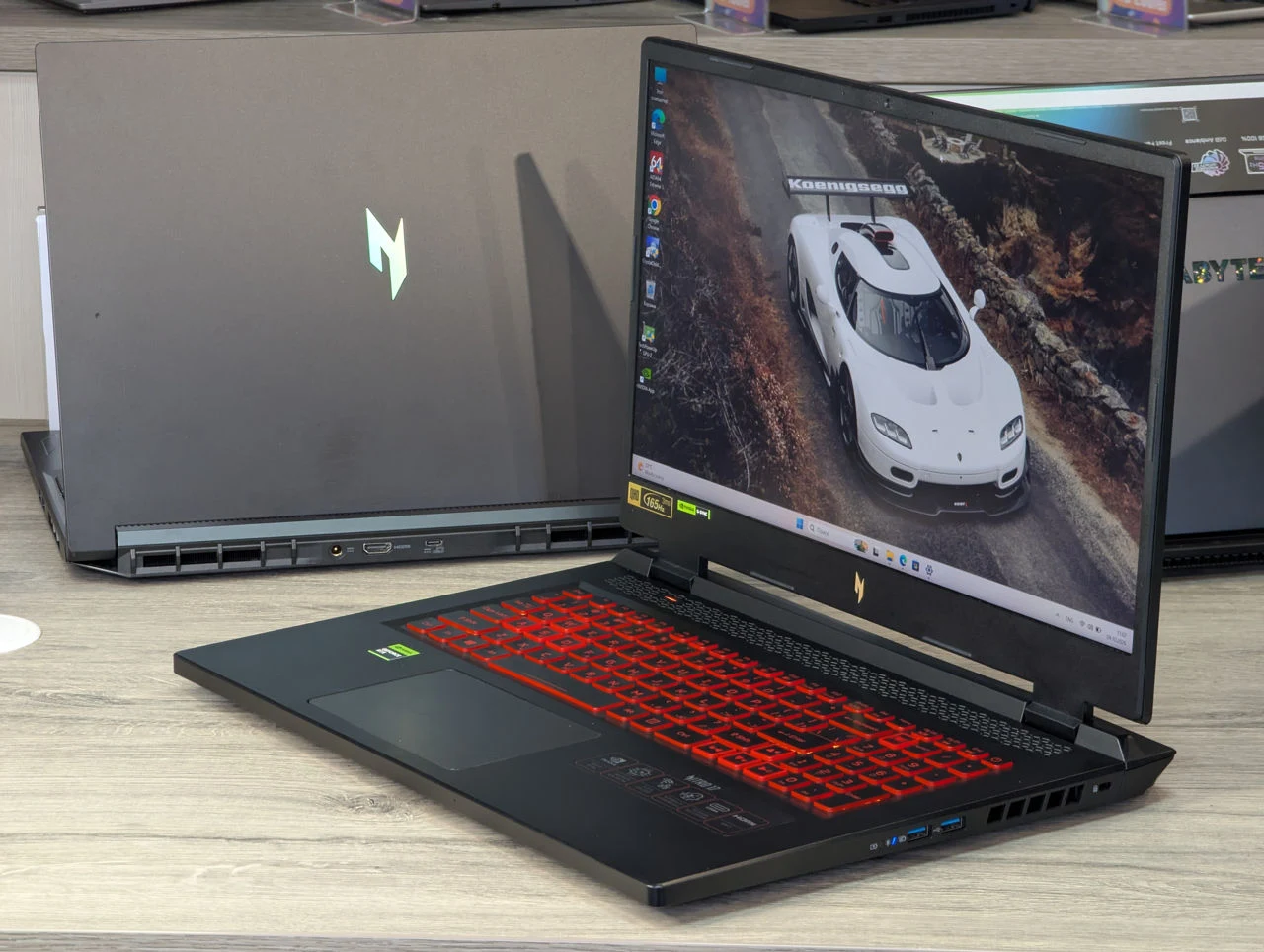 Acer Nitro 17 AN17-42 | Ryzen 7 8745HS | 32GB Ram | 1TB | RTX 4070 8GB | 17.3″ — miniatură 4
