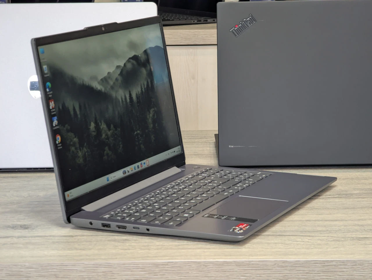 Ca nou! Lenovo IdeaPad Slim 3 | Ryzen 5 5625U | 16GB | 512GB | AMD Radeon | 15.6″ FHD — miniatură 3
