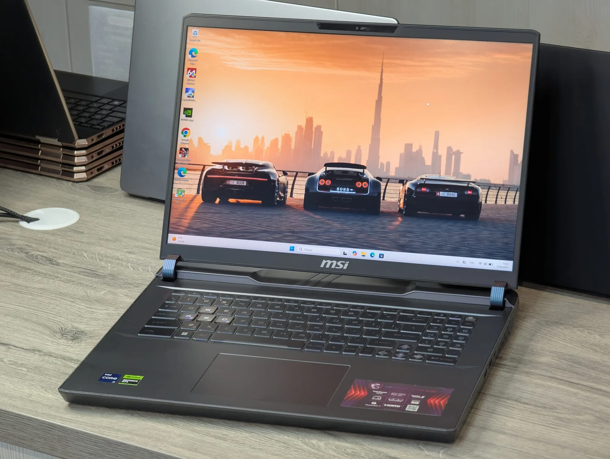 MSI Vector 17 HX | i9-13980HX | 32GB | 1TB | RTX 4080 | 17.3″ 240Hz — miniatură 7