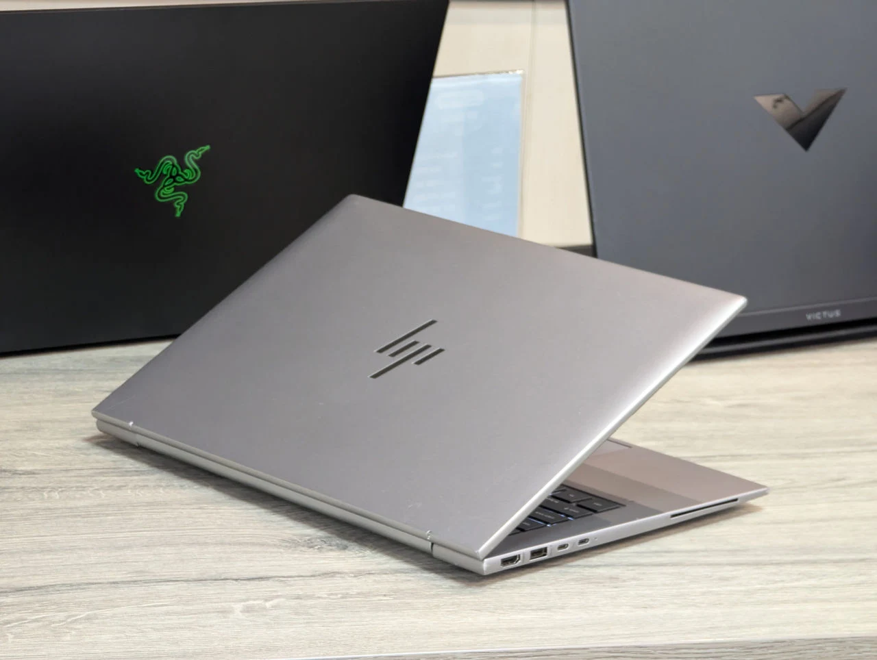 HP ZBook Firefly 14 G10 | i7-1370P | 16GB Ram | 512GB — miniatură 11