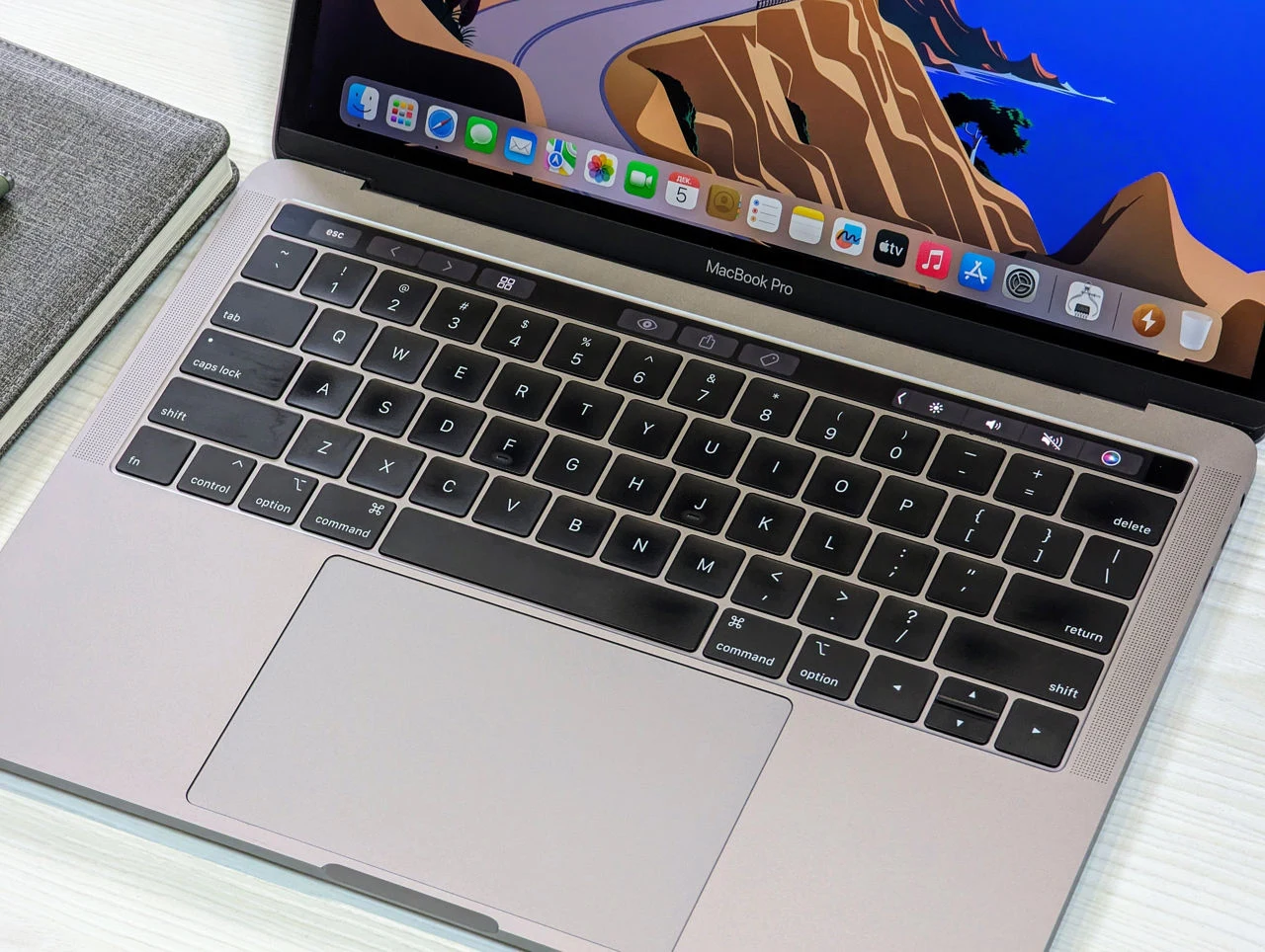 MacBook Pro 13 2020 | Core i5 8279U | 16Gb Ram | 512Gb | 13.3″ Retina IPS — miniatură 8