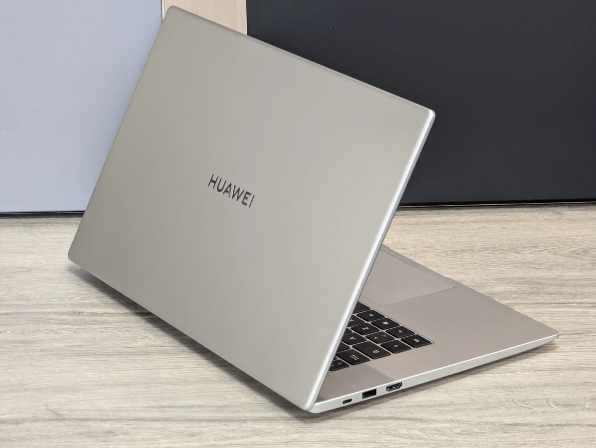 Nou! Huawei MateBook D 15 | Core i3-10110U | 8GB | 256GB SSD | Intel UHD Graphics | 15.6″ Full HD — miniatură 9