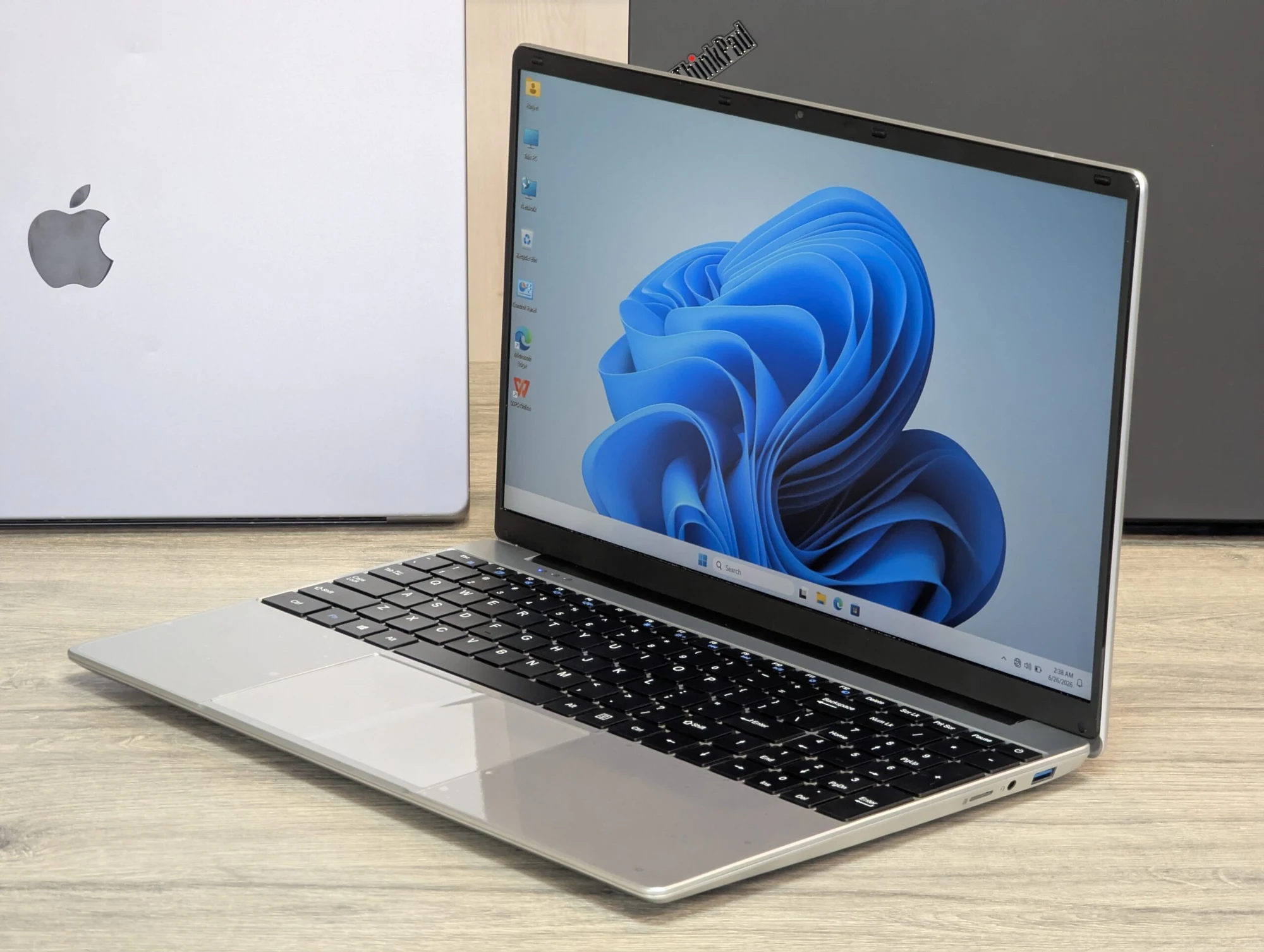 Nou! VenBook 16.0″ | Intel Celeron N4000 | 8GB RAM | 256GB SSD | Intel UHD 600 | Windows 11 Pro — miniatură 3