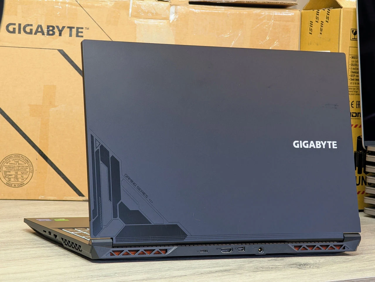 Gigabyte G5 | i7-13620H | 16GB | 1TB | RTX 4050 | 15.6″ 144Hz | Grade B- — миниатюра 11