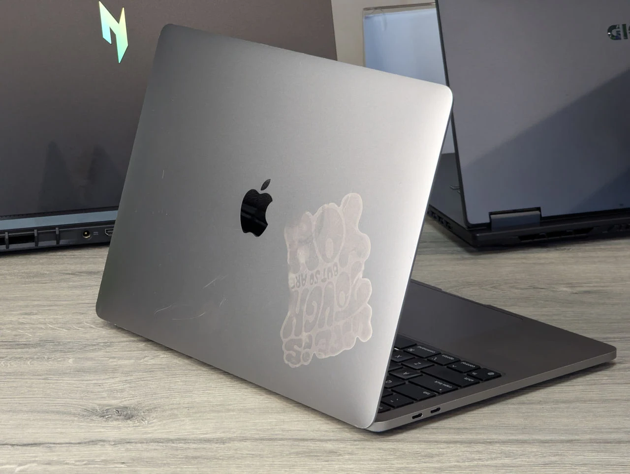Apple MacBook Pro 13 M1 (2020) | M1 | 16GB Ram | 256GB | 13.3″ — miniatură 9