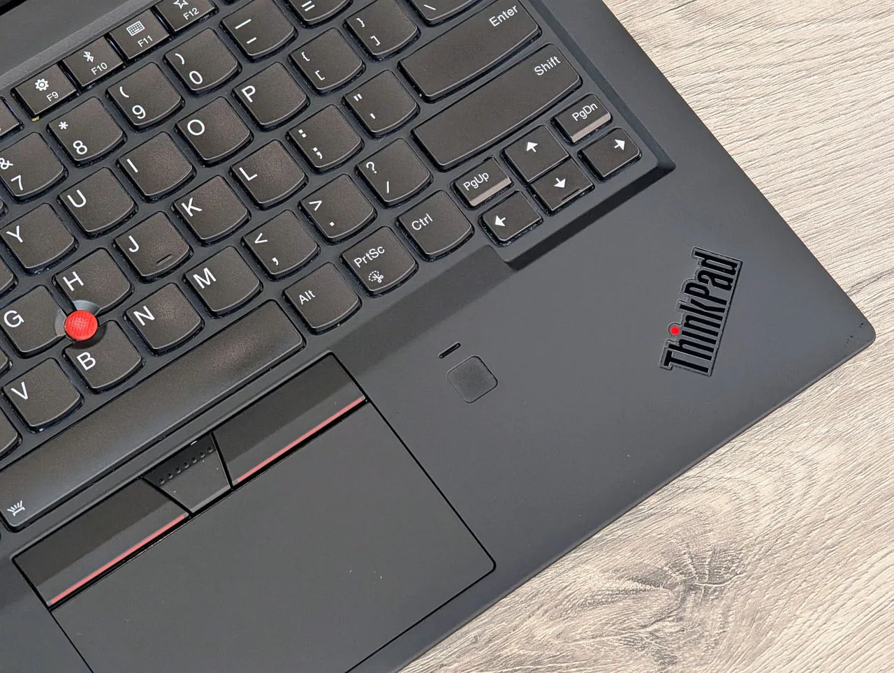 Lenovo ThinkPad X1 Carbon Gen 6 | i7 8550U | 16GB | 256GB | 14″ IPS — miniatură 10