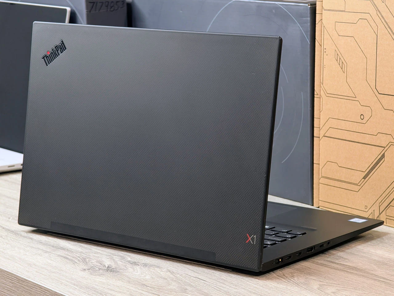 ThinkPad X1 Extreme Gen 2 | Intel i7 9850H | 16GB | 512GB | NVIDIA GTX 1650 | 15.6″ 4K Oled Touch — miniatură 12