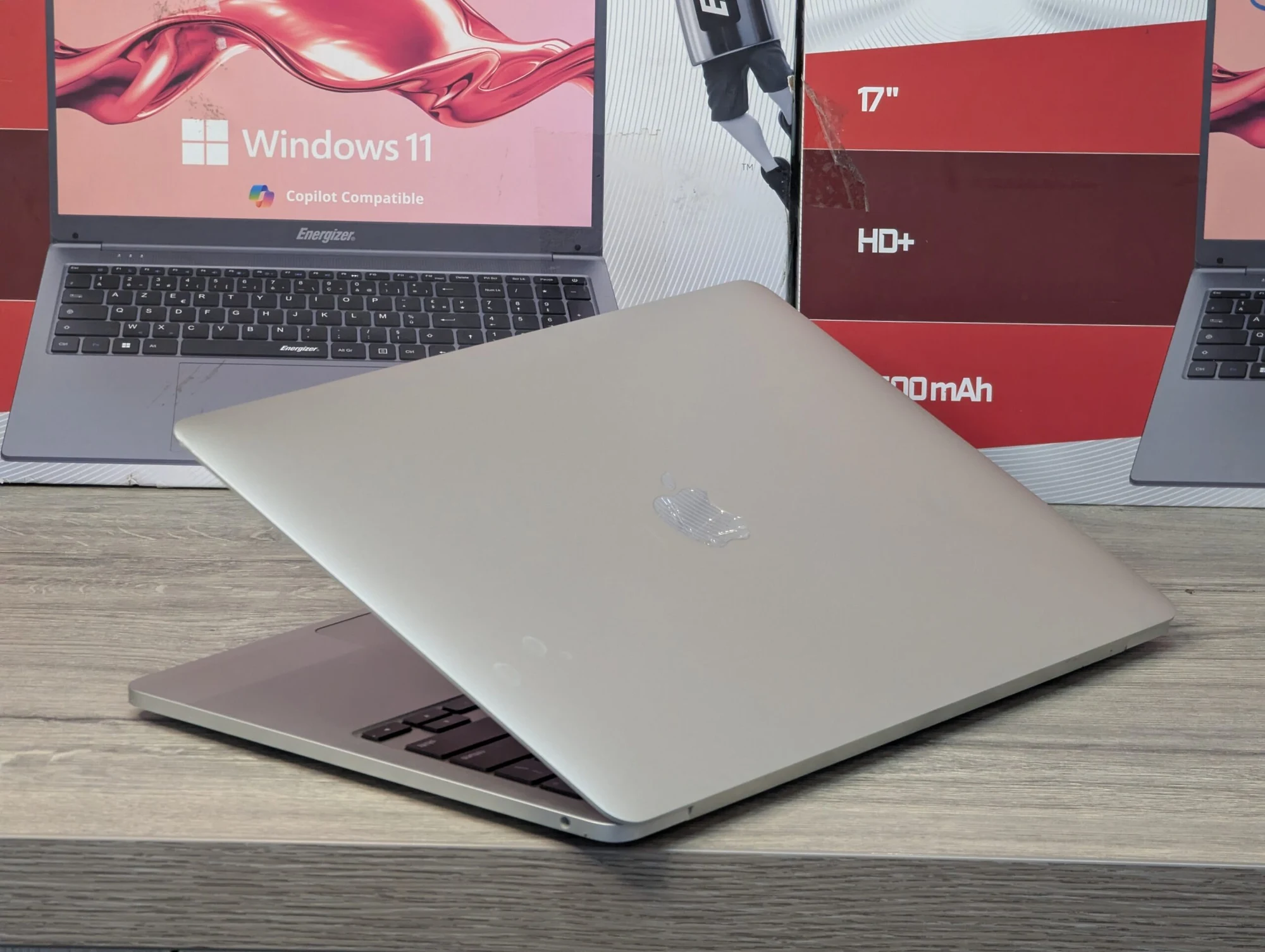 Apple MacBook Pro 13 (2020) | Apple M1 | 16GB RAM | 1TB | 13.3″ — miniatură 15