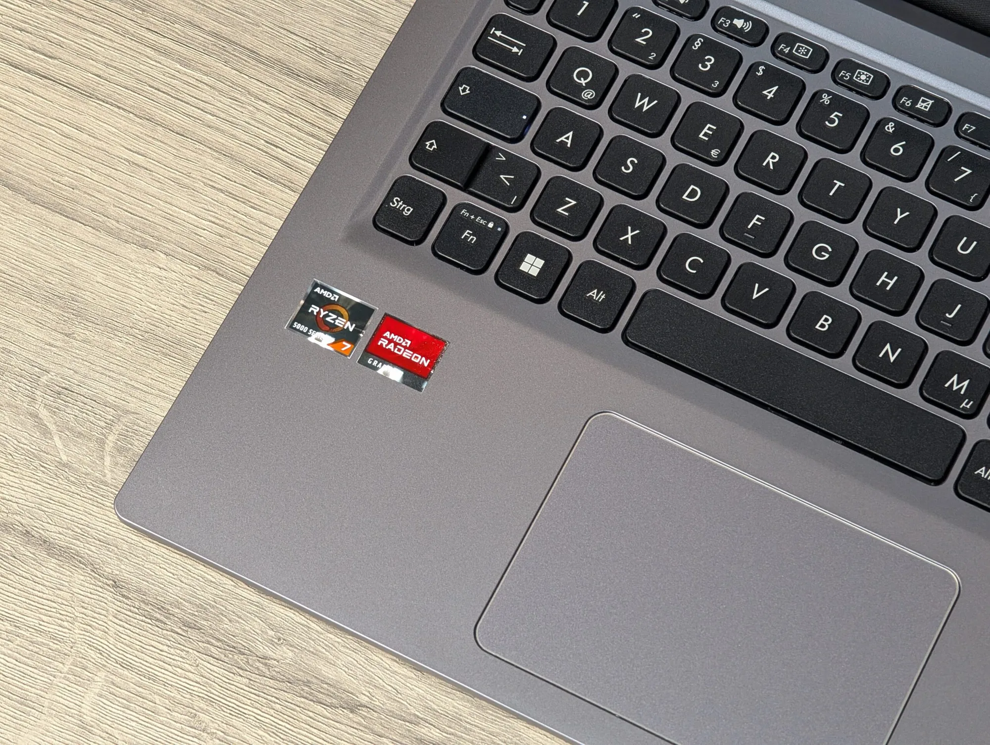 Asus VivoBook 15 X515UA | Ryzen 7 5700U | 16GB | 256GB | Radeon Graphics | 15.6″ FHD — miniatură 7