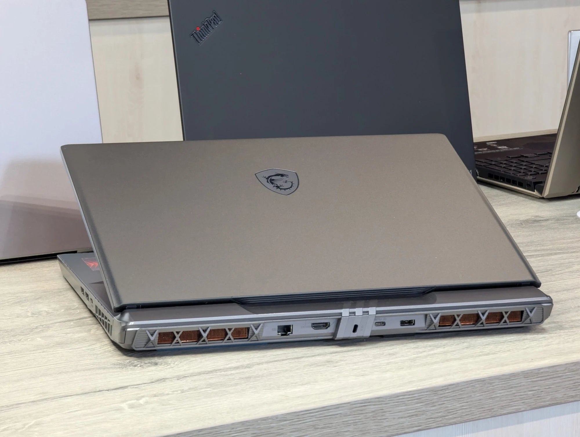 MSI Vector 17 HX | i9-13980HX | 32GB | 1TB | RTX 4080 | 17.3″ 240Hz — miniatură 16
