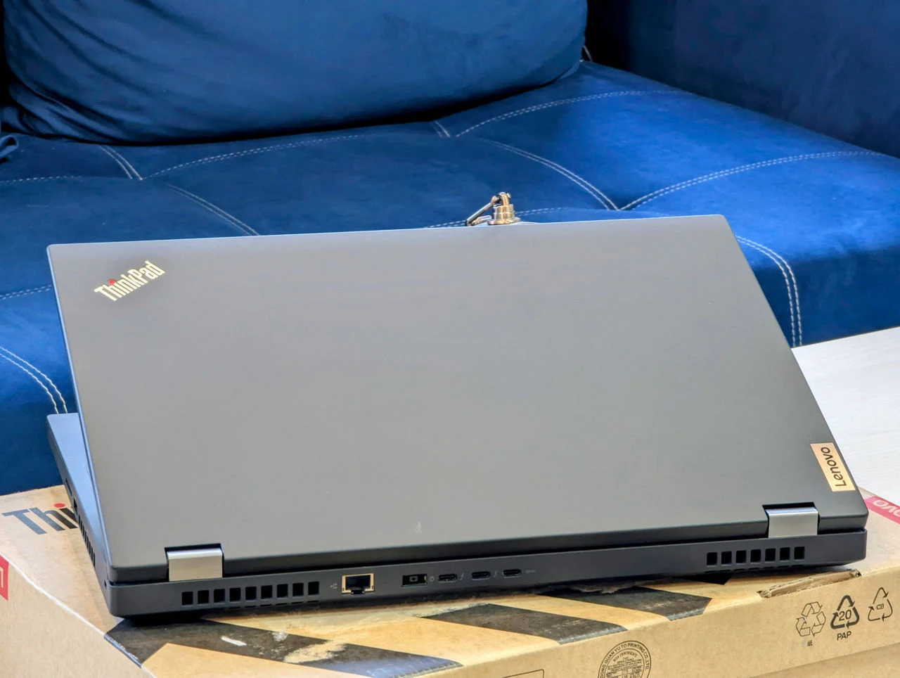 Lenovo ThinkPad P15 | i7 10750H | 32GB | 512GB | Quadro T1000 | 15.6″ FHD — miniatură 14
