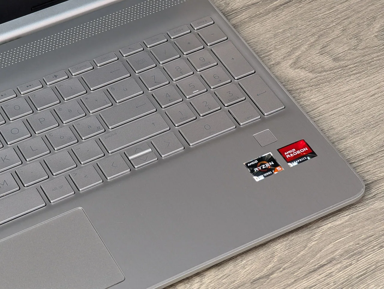 Ca Nou! HP Laptop 15s | Ryzen 5 5625U | 12GB | 512GB | Radeon Graphics | 15.6″ FHD — miniatură 9