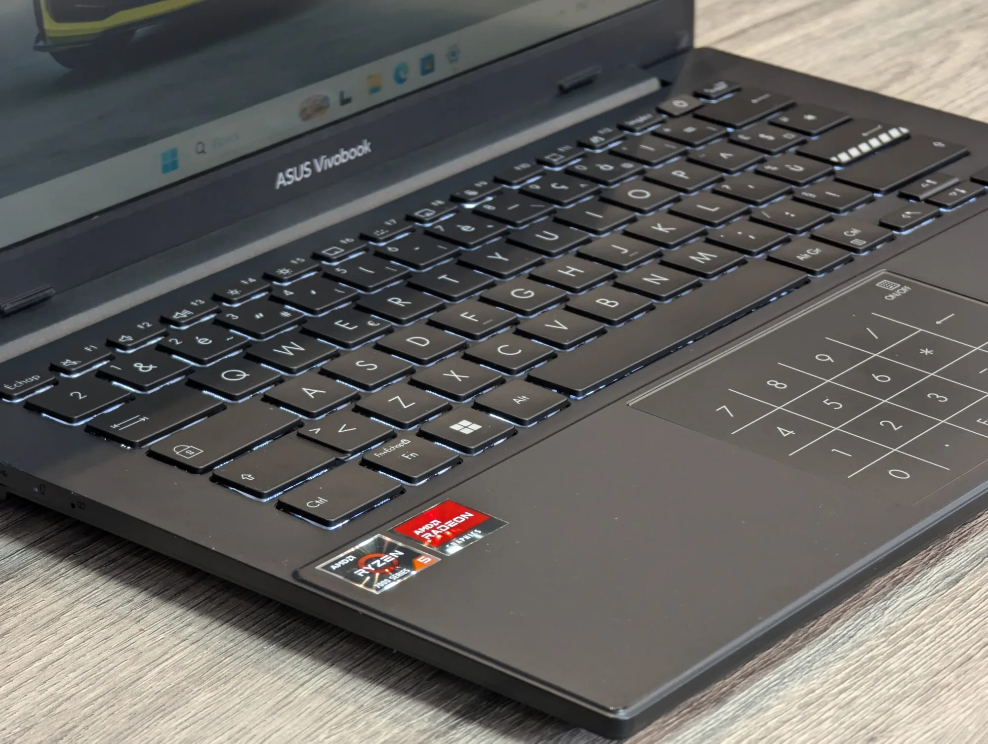 ASUS Vivobook Go E14 | Ryzen 5 7520U | 16GB | 256GB | Radeon Graphics | 14.0″ FHD — miniatură 8