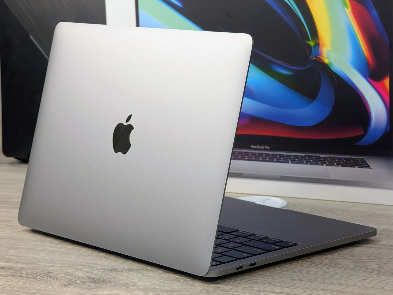 Apple MacBook Pro 13 (2020) | Apple M1 | 16GB RAM | 256GB SSD | 13.3″ — miniatură 14