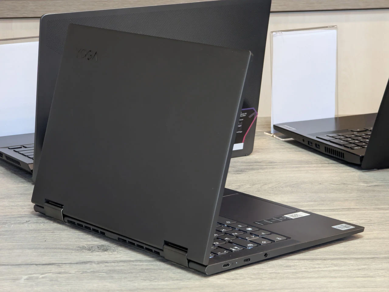Lenovo Yoga C740-14 | Intel Core i5-10210U | 8GB RAM | 256GB SSD | 14.0″ Touch 2-in-1 — miniatură 9