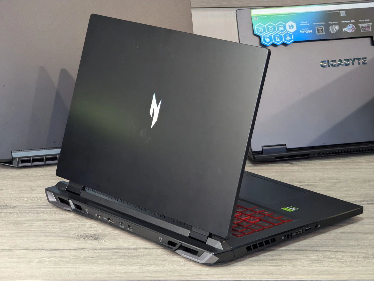 Acer Nitro 17 AN17-42 | Ryzen 7 8745HS | 32GB Ram | 1TB | RTX 4070 8GB | 17.3″ — miniatură 9
