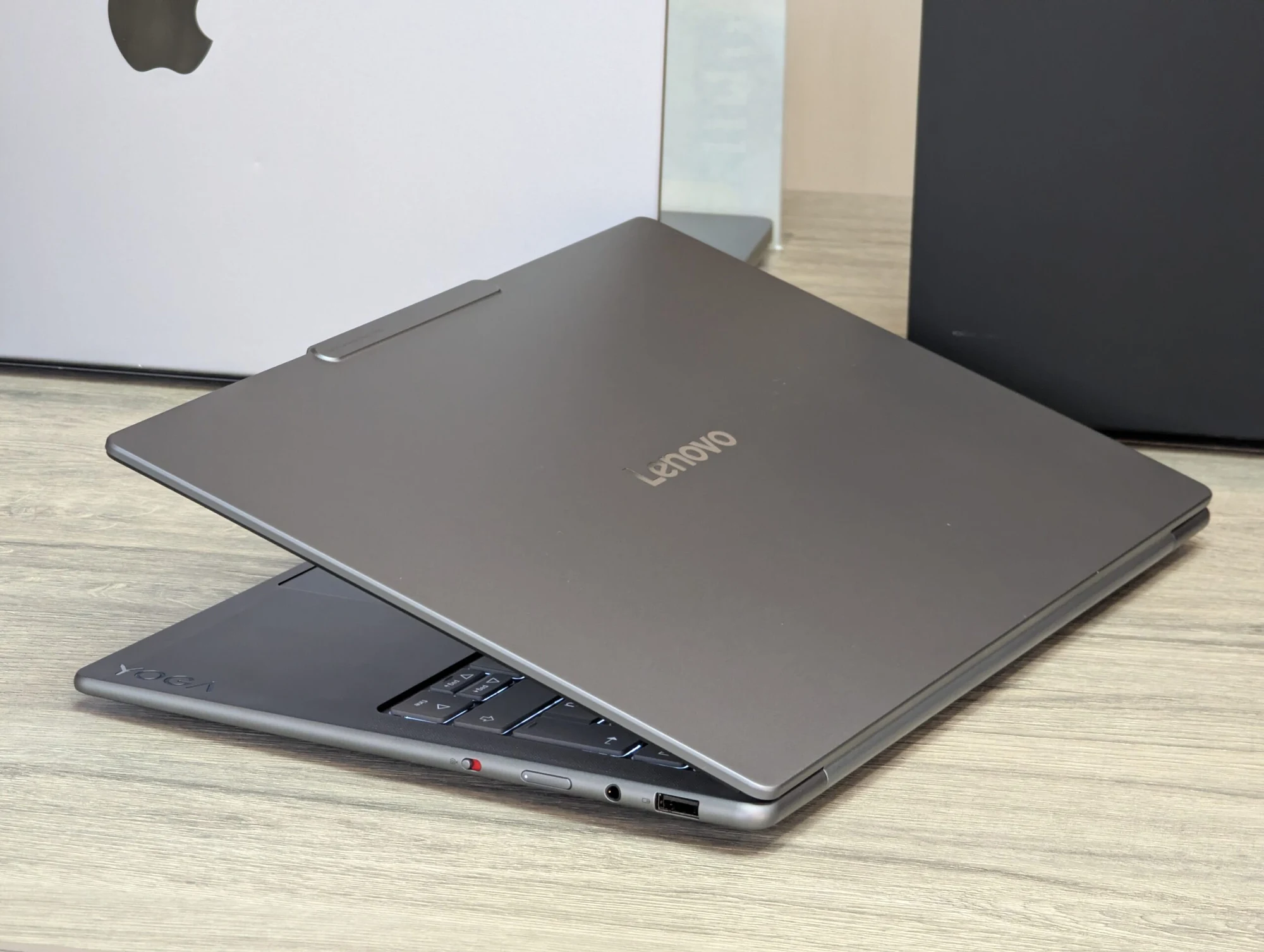 Nou! Lenovo Yoga Slim 7i Aura Edition | Ultra 7 258V | 32GB | 1TB | Intel Arc | 14 inch — miniatură 9