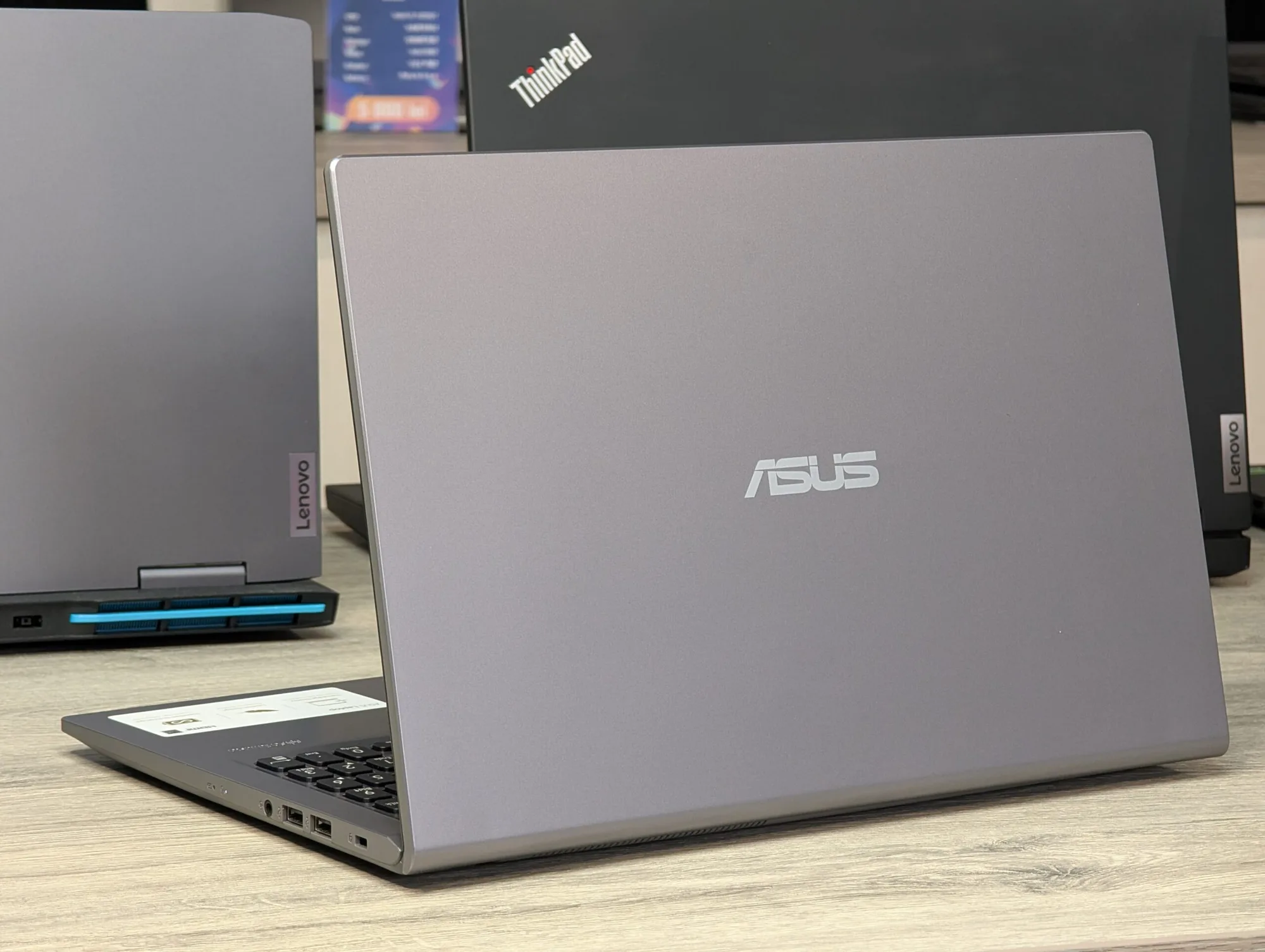 Asus VivoBook 15 X515UA | Ryzen 7 5700U | 16GB | 256GB | Radeon Graphics | 15.6″ FHD — miniatură 11