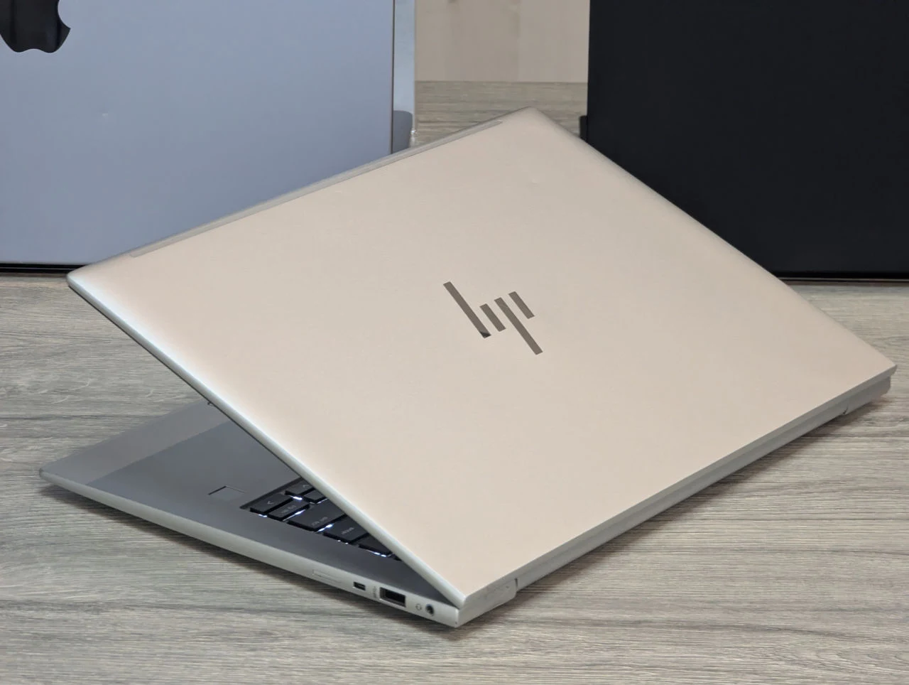 HP EliteBook 845 G10 | Ryzen 5 PRO 7545U | 16GB | 256GB | AMD Radeon 740M | 14.0″ WUXGA — miniatură 12