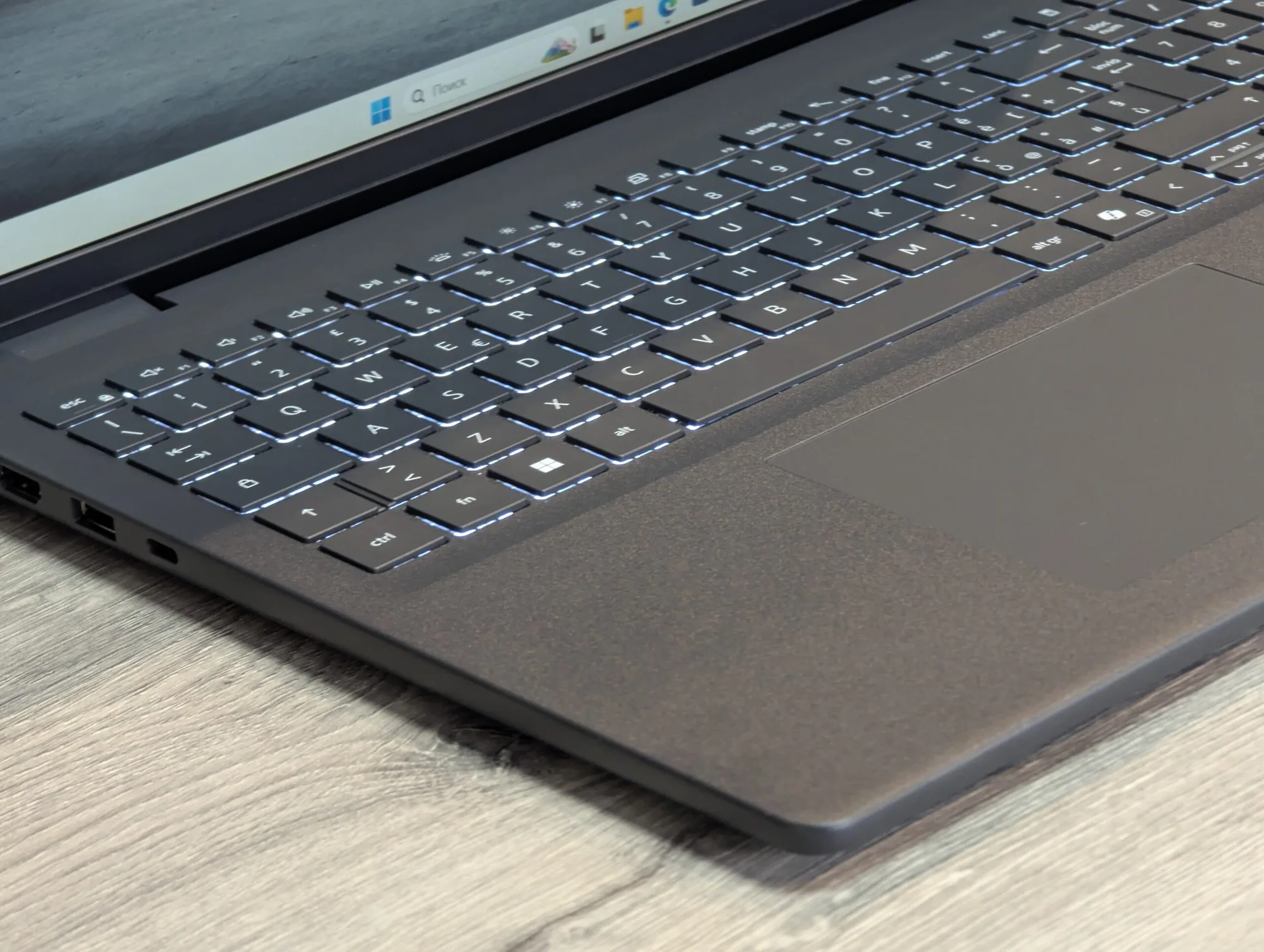 Новый! Dell 16 | Ryzen 7 | 16GB | 1TB SSD | AMD Radeon 780M | 16.0″ Full HD+ — миниатюра 7