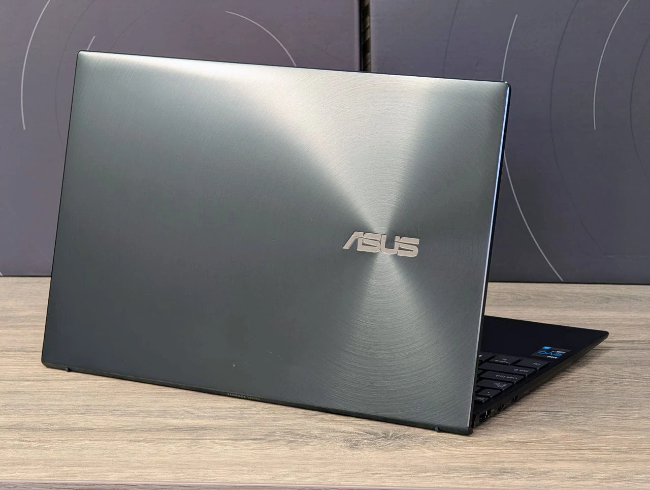 Asus ZenBook UX325E | i7 1165G7 | 8GB | 256 GB | Intel Iris | 13.3″ OLED — miniatură 14