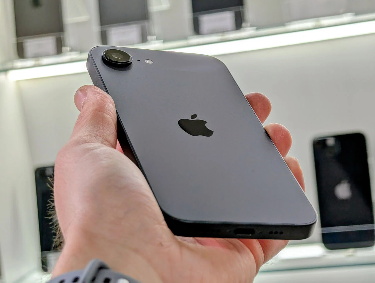 IPhone 16e | A18 | 8GB | 128GB | 6.1″ Retina | Black | Dual eSIM — miniatură 18