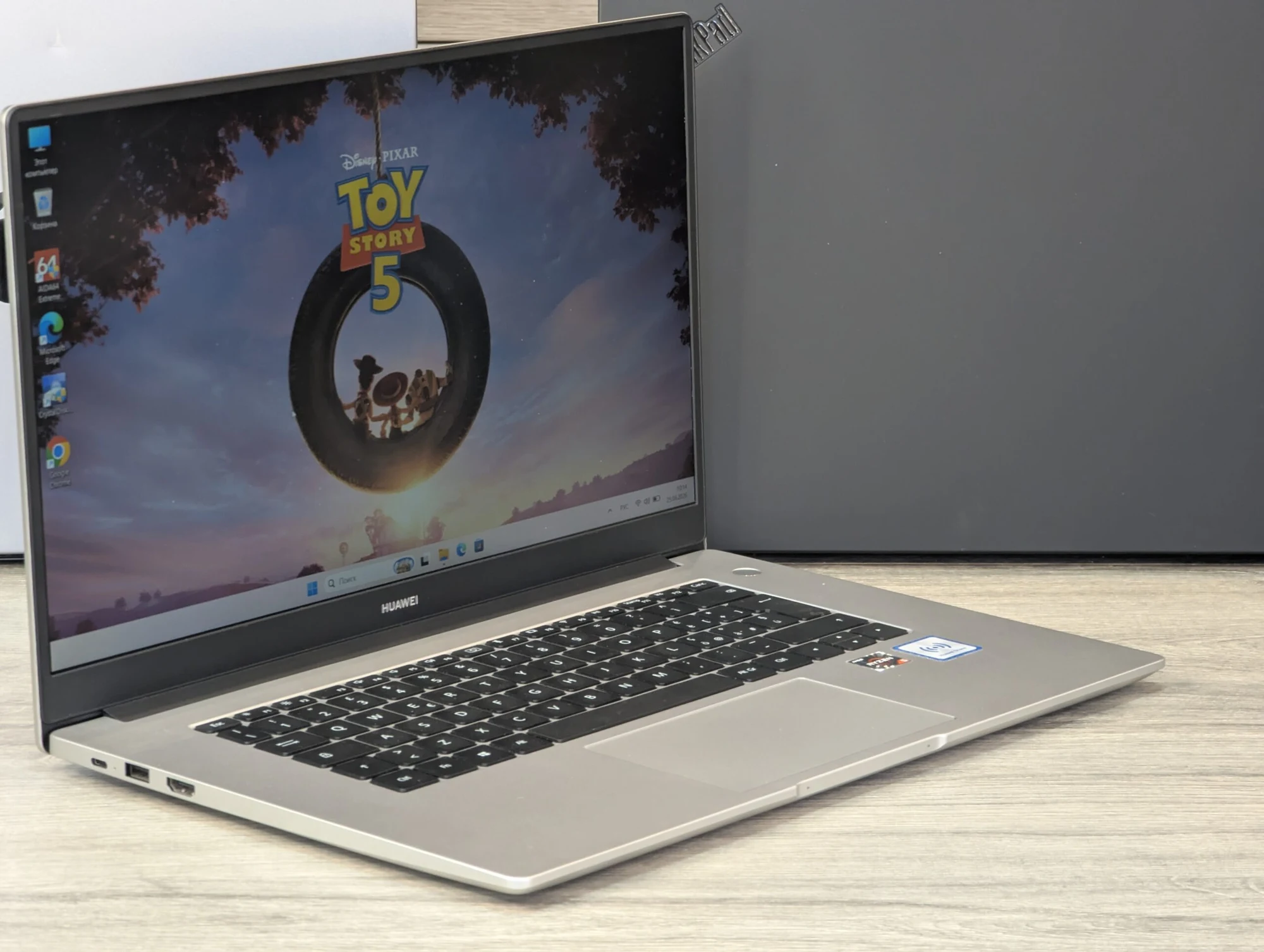 Honor MagicBook D 15 | AMD Ryzen 5 3500U | 8GB | 256GB | Radeon Vega 8 | 15.6″ Full HD IPS — miniatură 5