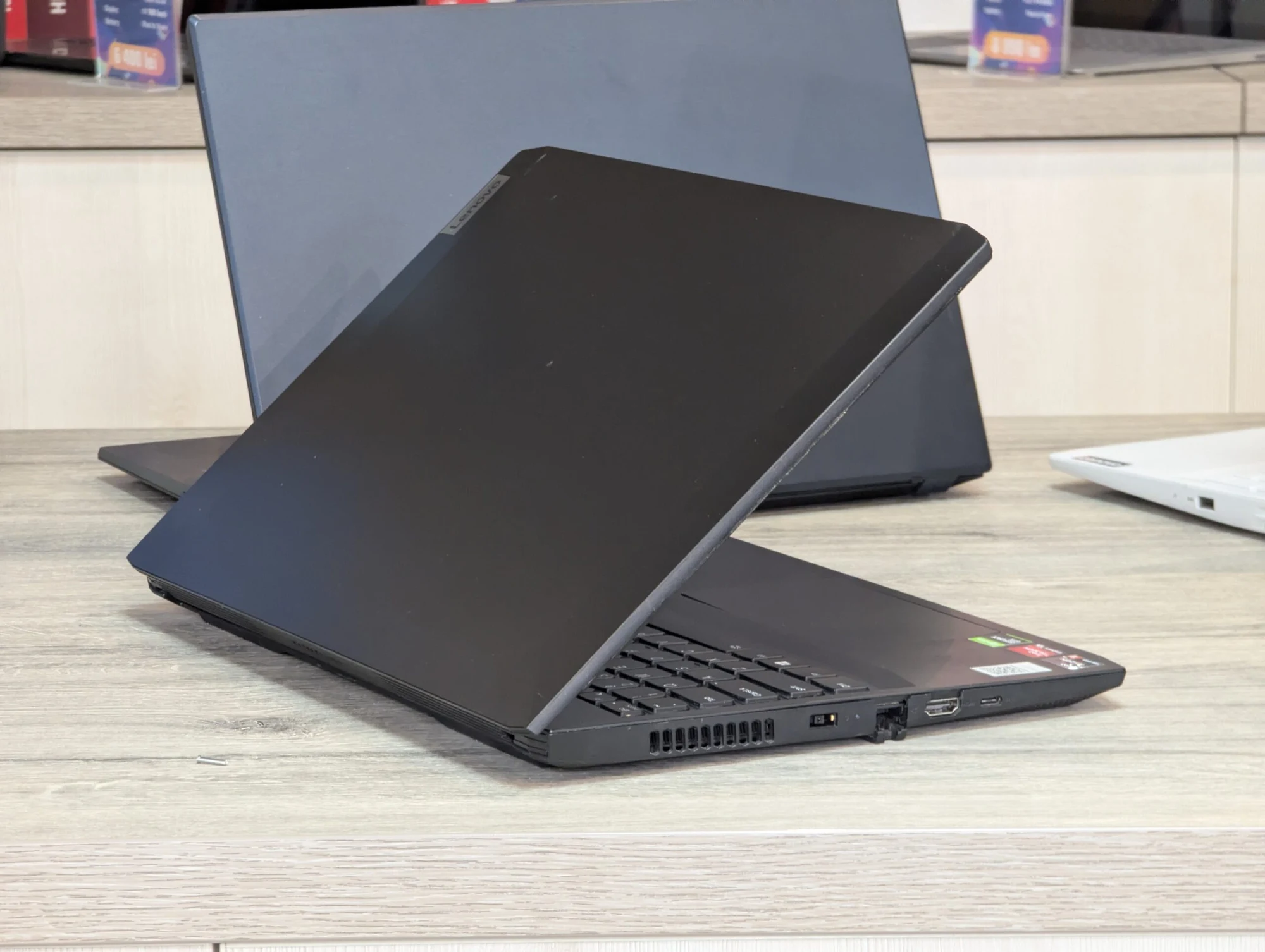 Lenovo IdeaPad Gaming 3 | AMD Ryzen 5 5600H | RTX 3050 4GB | 16GB RAM | 256GB SSD — miniatură 9