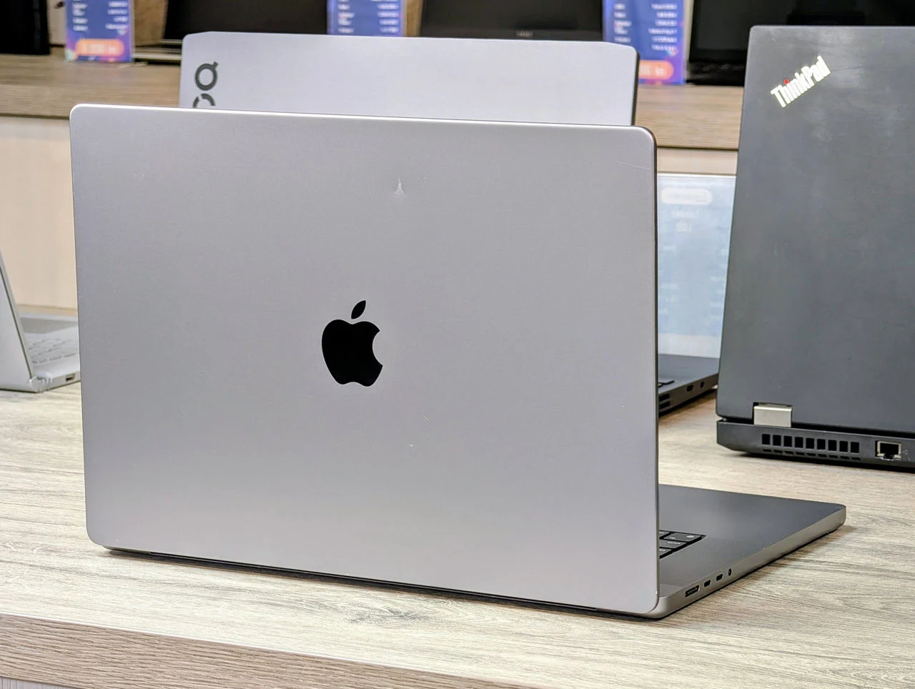 Apple MacBook Pro 16″ 2021 | M1 Pro | 16GB | 512GB | 16.2″ Liquid Retina XDR — miniatură 13