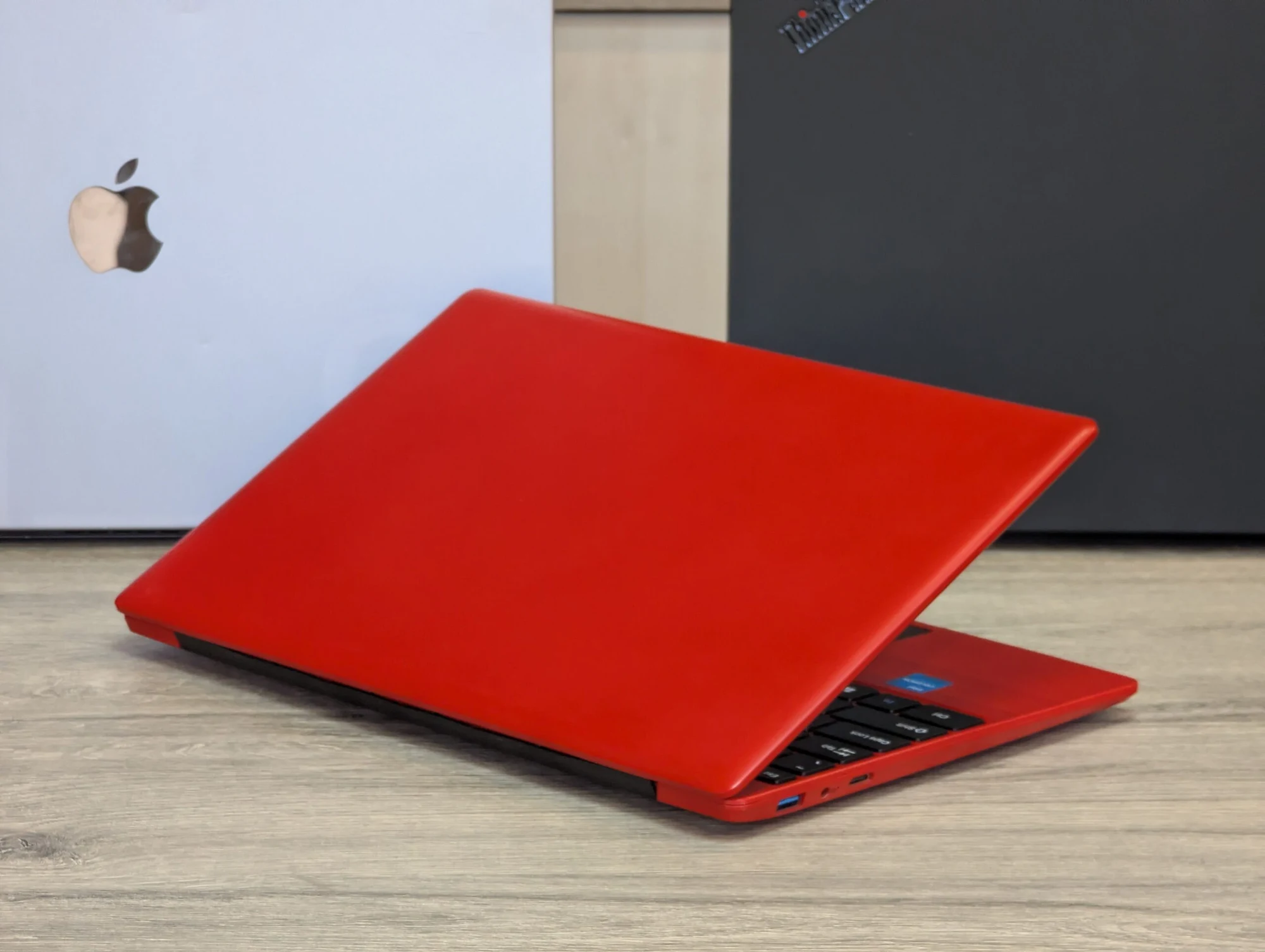 Nou! Laptop 15.6″ Red | Intel Celeron J4125 | 8GB | 256GB SSD | Intel UHD 600 | Windows 11 — miniatură 11