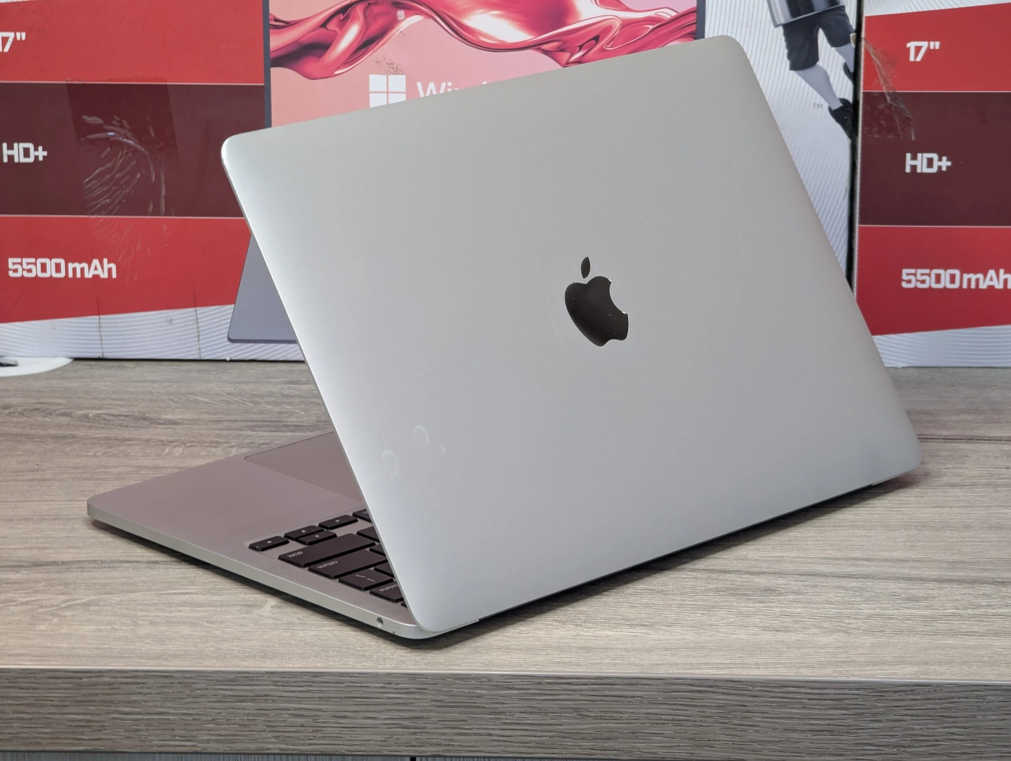 Apple MacBook Pro 13 (2020) | Apple M1 | 16GB RAM | 1TB | 13.3″ — miniatură 11