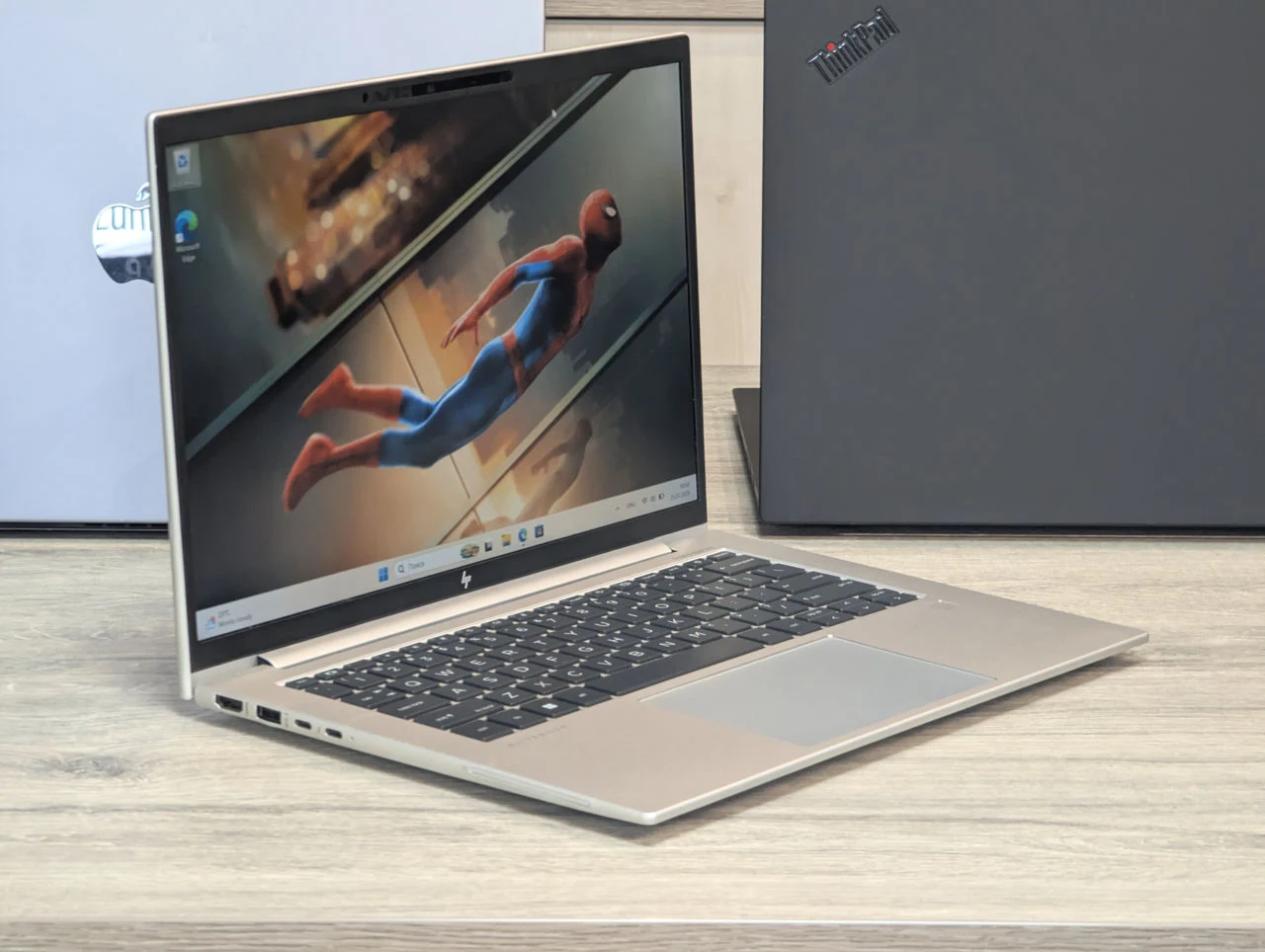 HP EliteBook 845 G10 | Ryzen 5 PRO 7545U | 16GB | 256GB | AMD Radeon 740M | 14.0″ WUXGA — miniatură 5