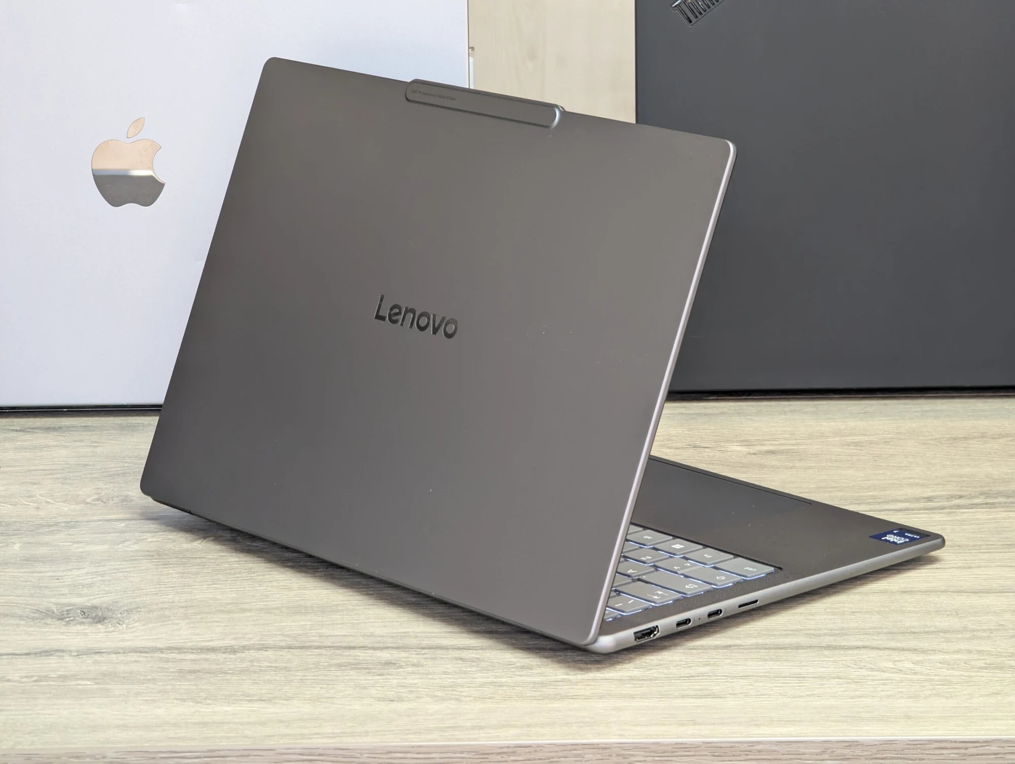 Nou! Lenovo Yoga Slim 7i Aura Edition | Ultra 7 258V | 32GB | 1TB | Intel Arc | 14 inch — miniatură 7