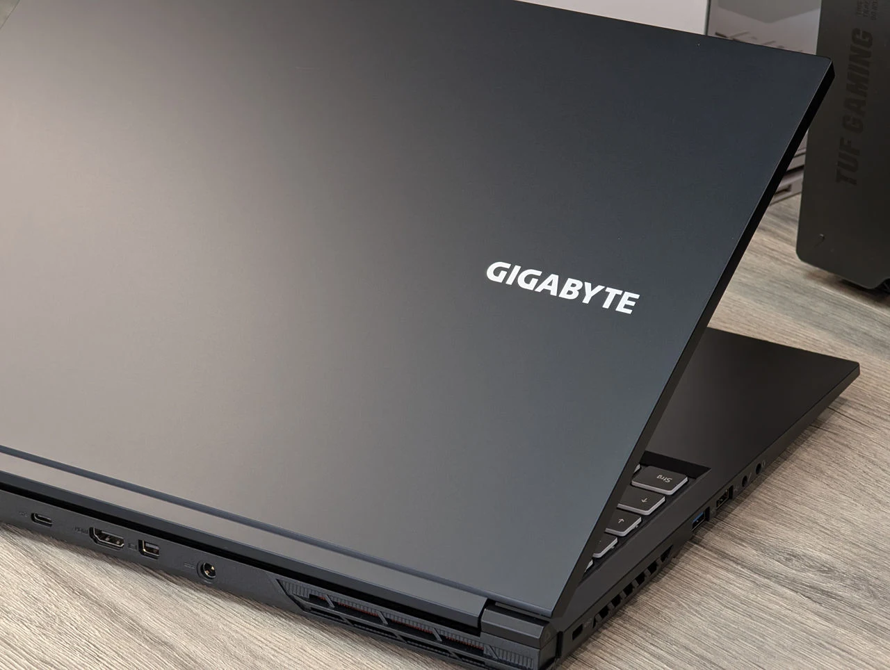 Gigabyte G6 MF | i7 13620H | 16GB | 1TB | RTX 4050 | 16.0″ 165Hz — miniatură 13