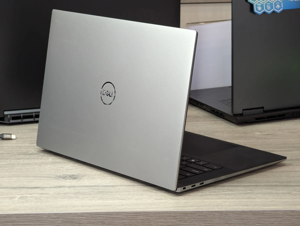 Dell Precision 5560 | Intel Core i7-11850H | 32GB RAM | 512GB | NVIDIA T1200 | 15.6″ FHD+ — miniatură 8