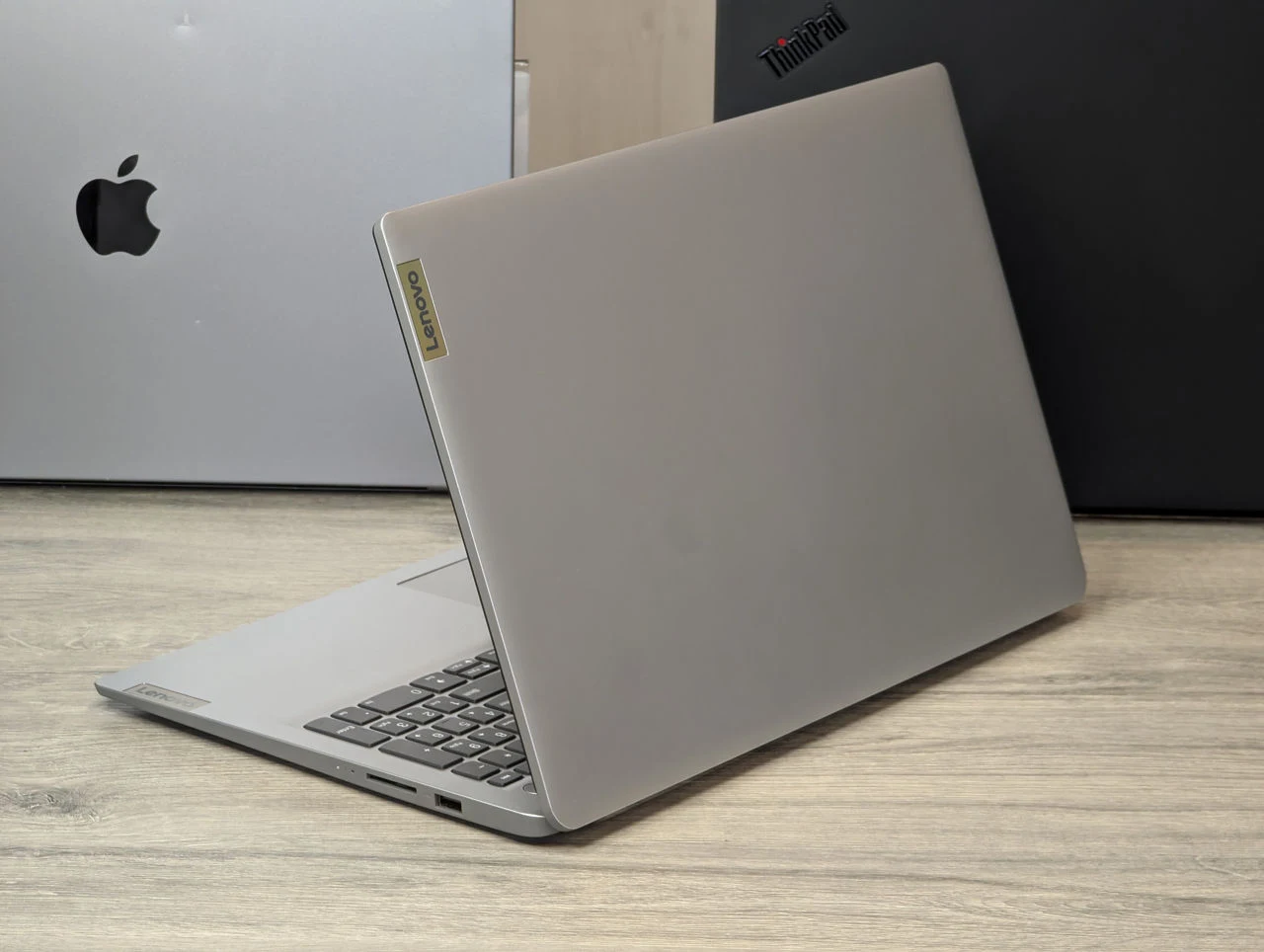 Lenovo IdeaPad 3 15ABA7 | Ryzen 7 5700U | 16GB | 512GB SSD | AMD Radeon Graphics | 15.6″ Full HD — miniatură 10